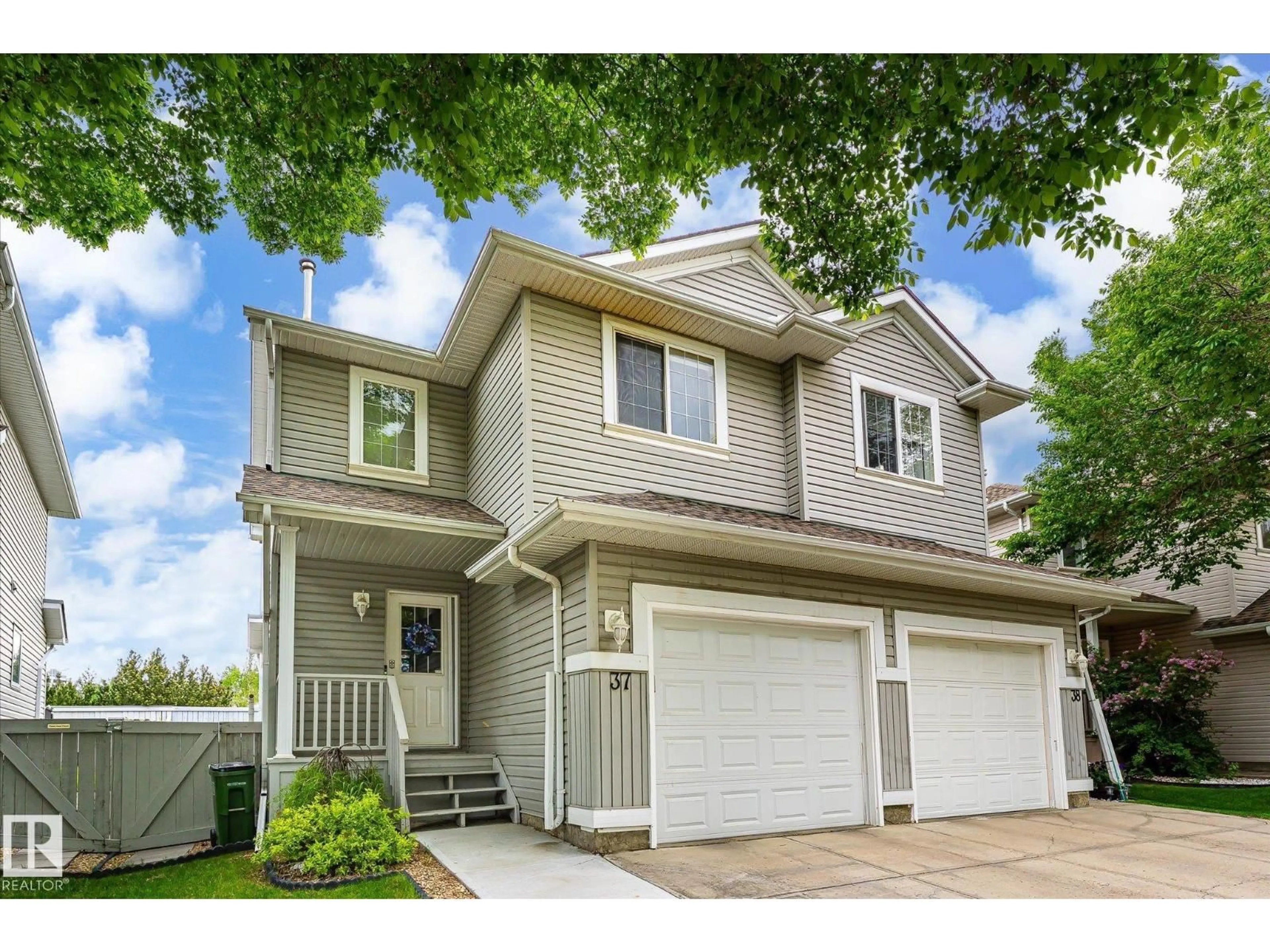 Home with vinyl exterior material, street for #37 - 4020 21 ST, Edmonton Alberta T6T1T8