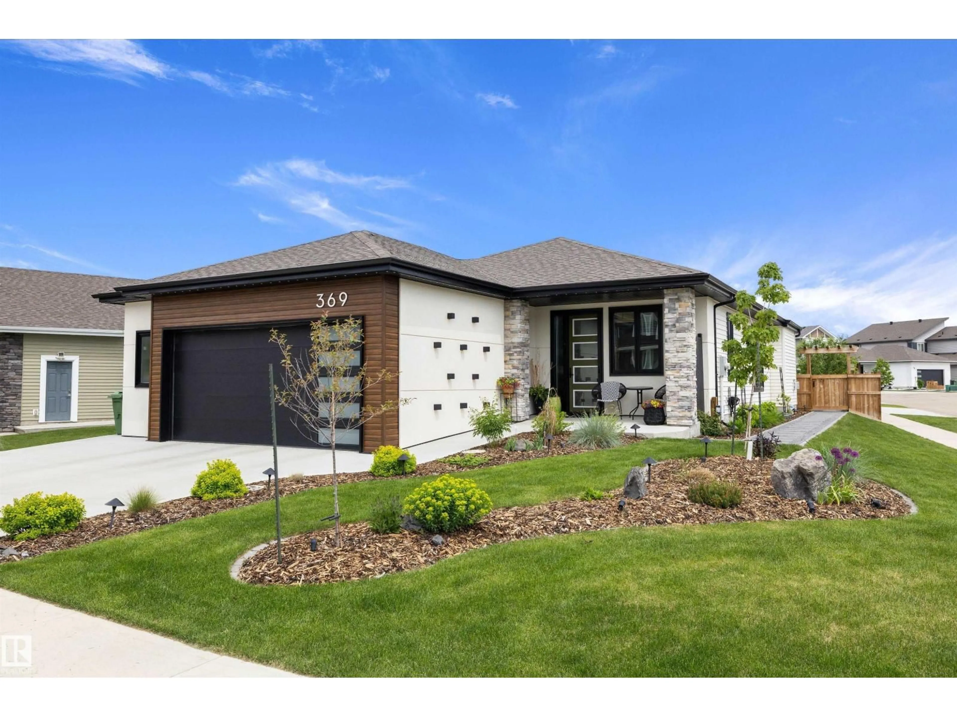 Home with brick exterior material, street for 369 MEADOWVIEW DR, Fort Saskatchewan Alberta T8L0X7