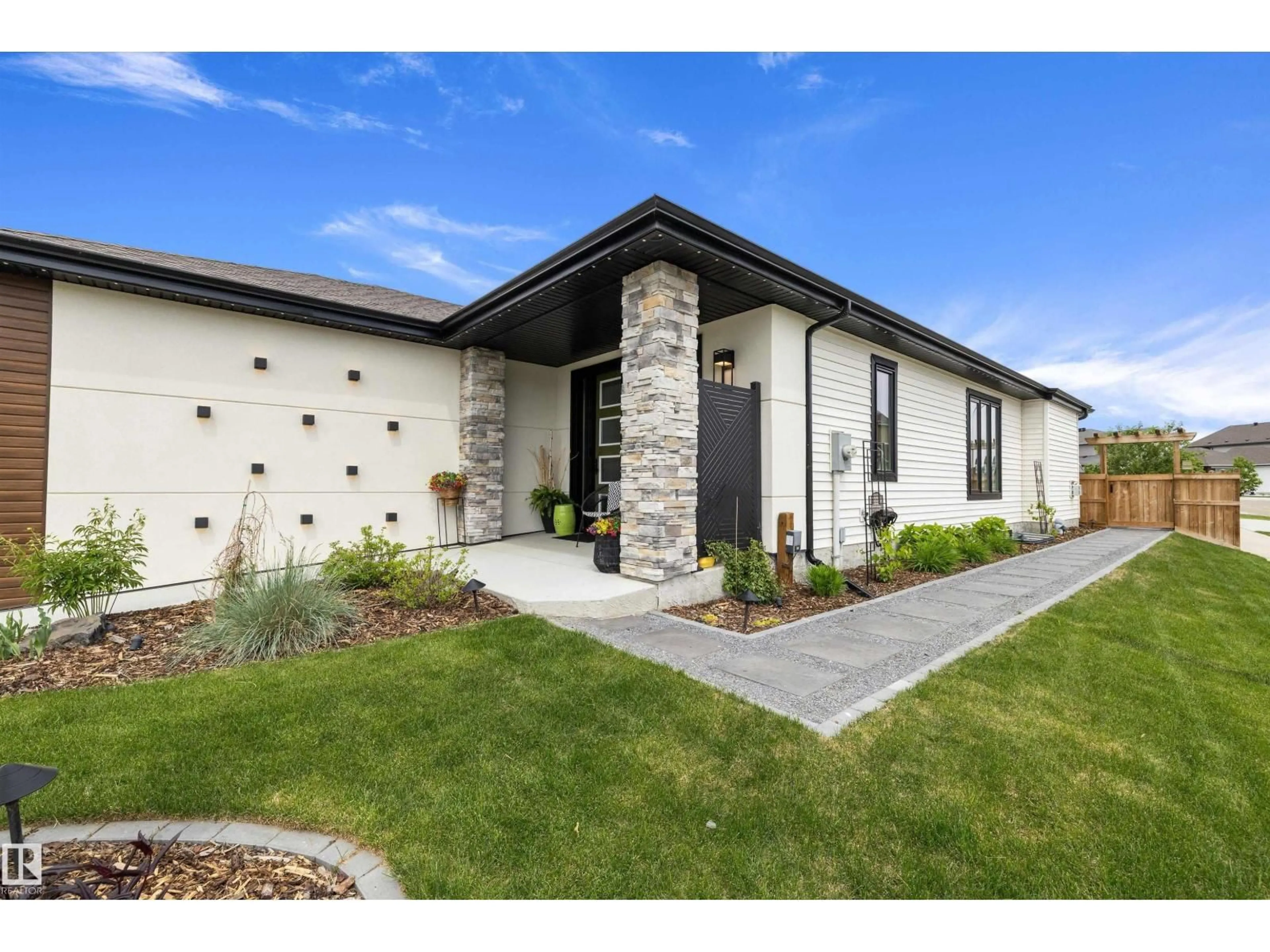 Home with brick exterior material, street for 369 MEADOWVIEW DR, Fort Saskatchewan Alberta T8L0X7