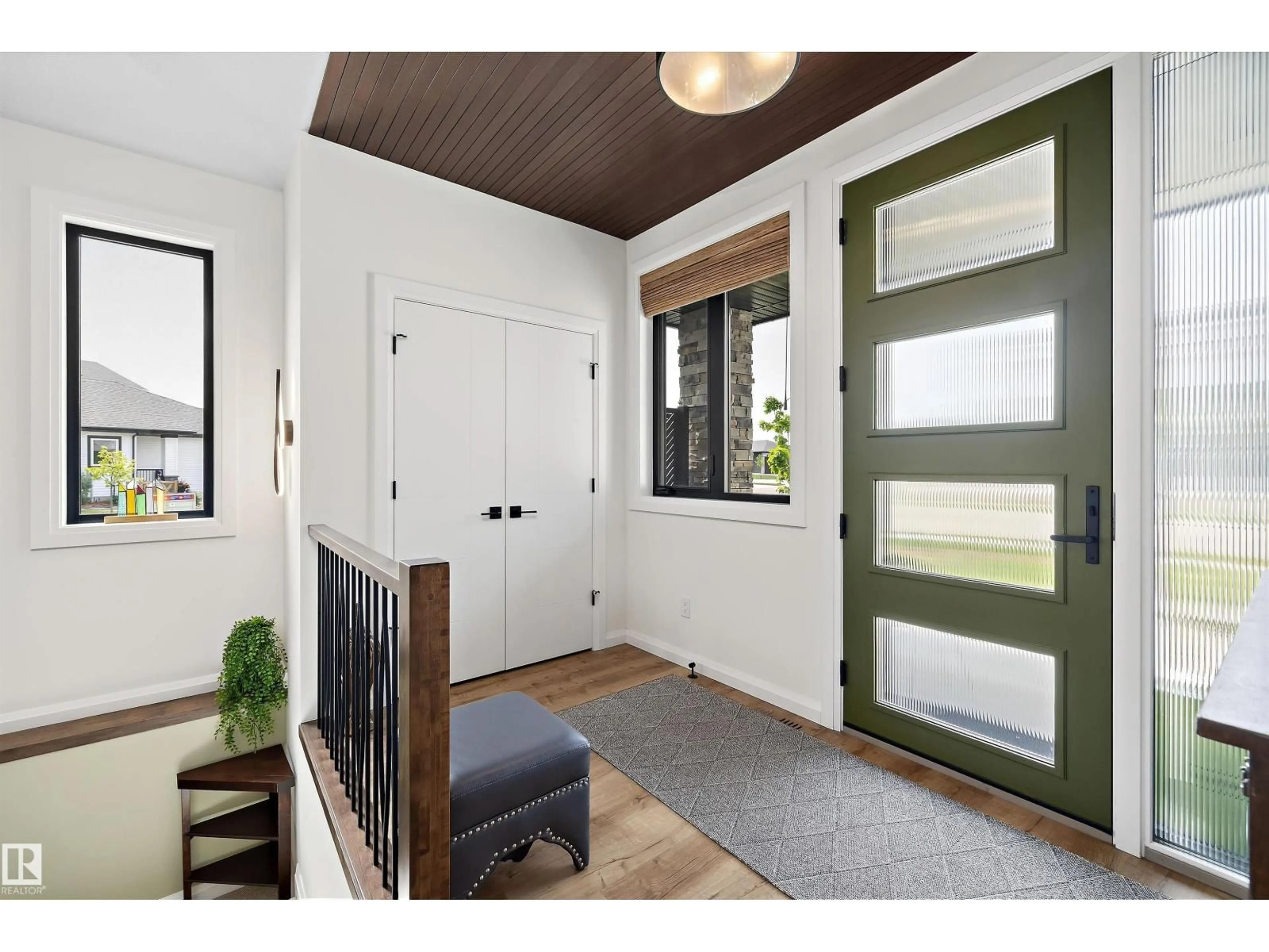 Indoor entryway for 369 MEADOWVIEW DR, Fort Saskatchewan Alberta T8L0X7