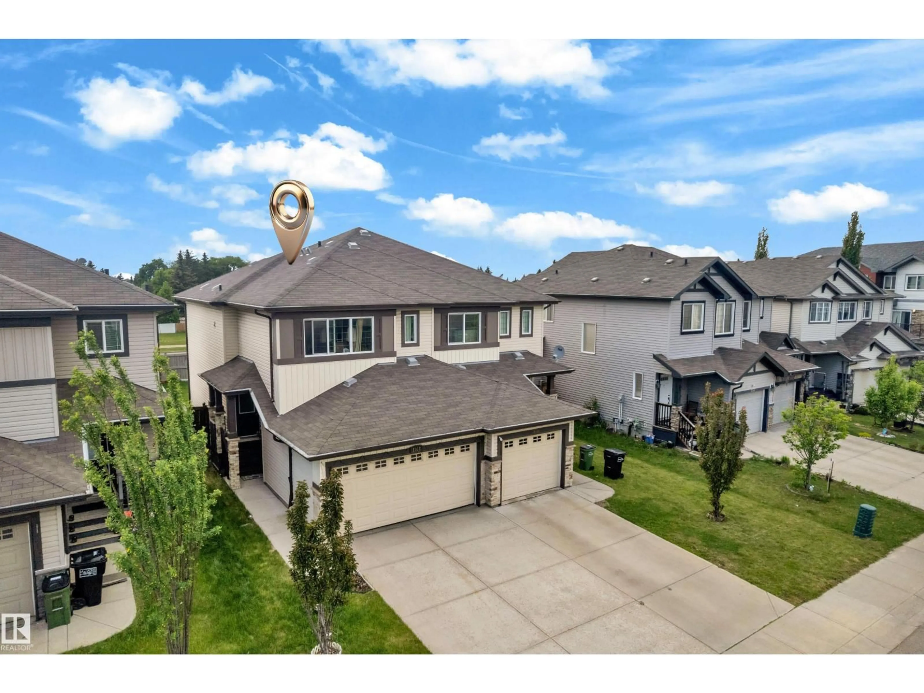A pic from outside/outdoor area/front of a property/back of a property/a pic from drone, street for NW - 1532 33B ST, Edmonton Alberta T6T0X6