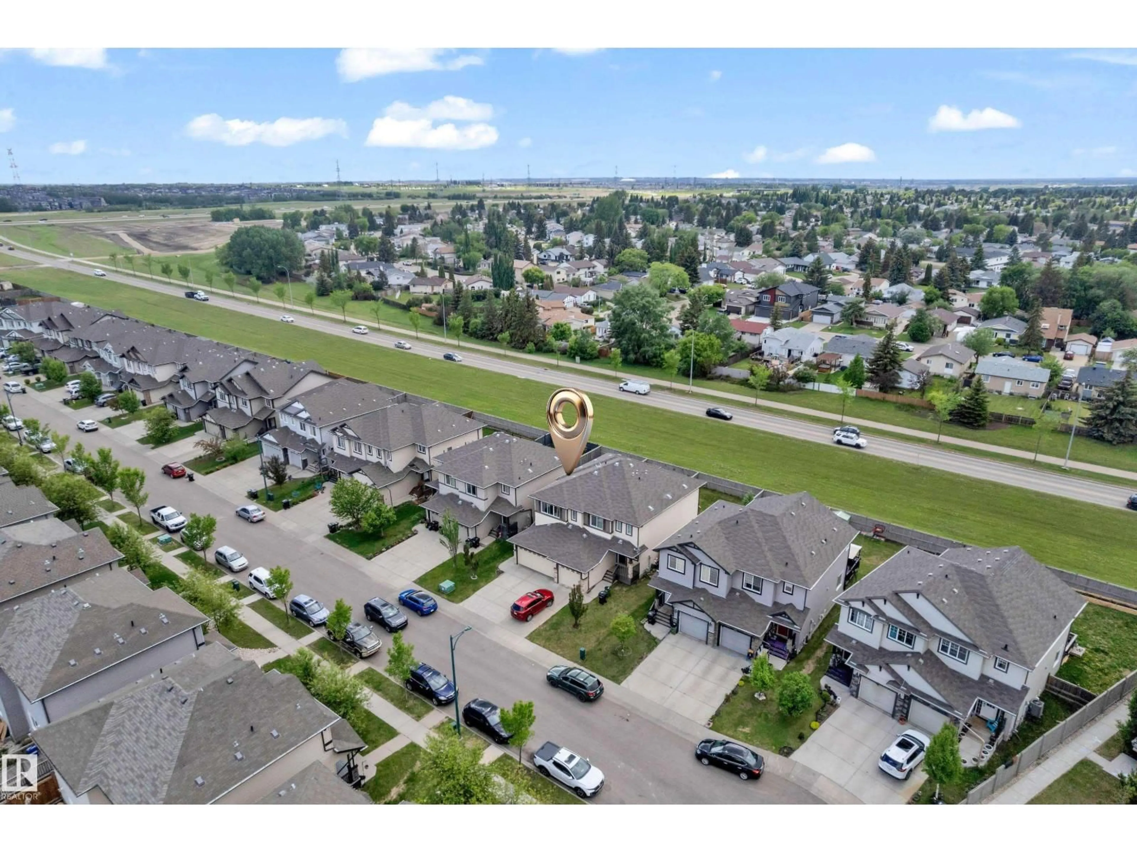 A pic from outside/outdoor area/front of a property/back of a property/a pic from drone, street for NW - 1532 33B ST, Edmonton Alberta T6T0X6