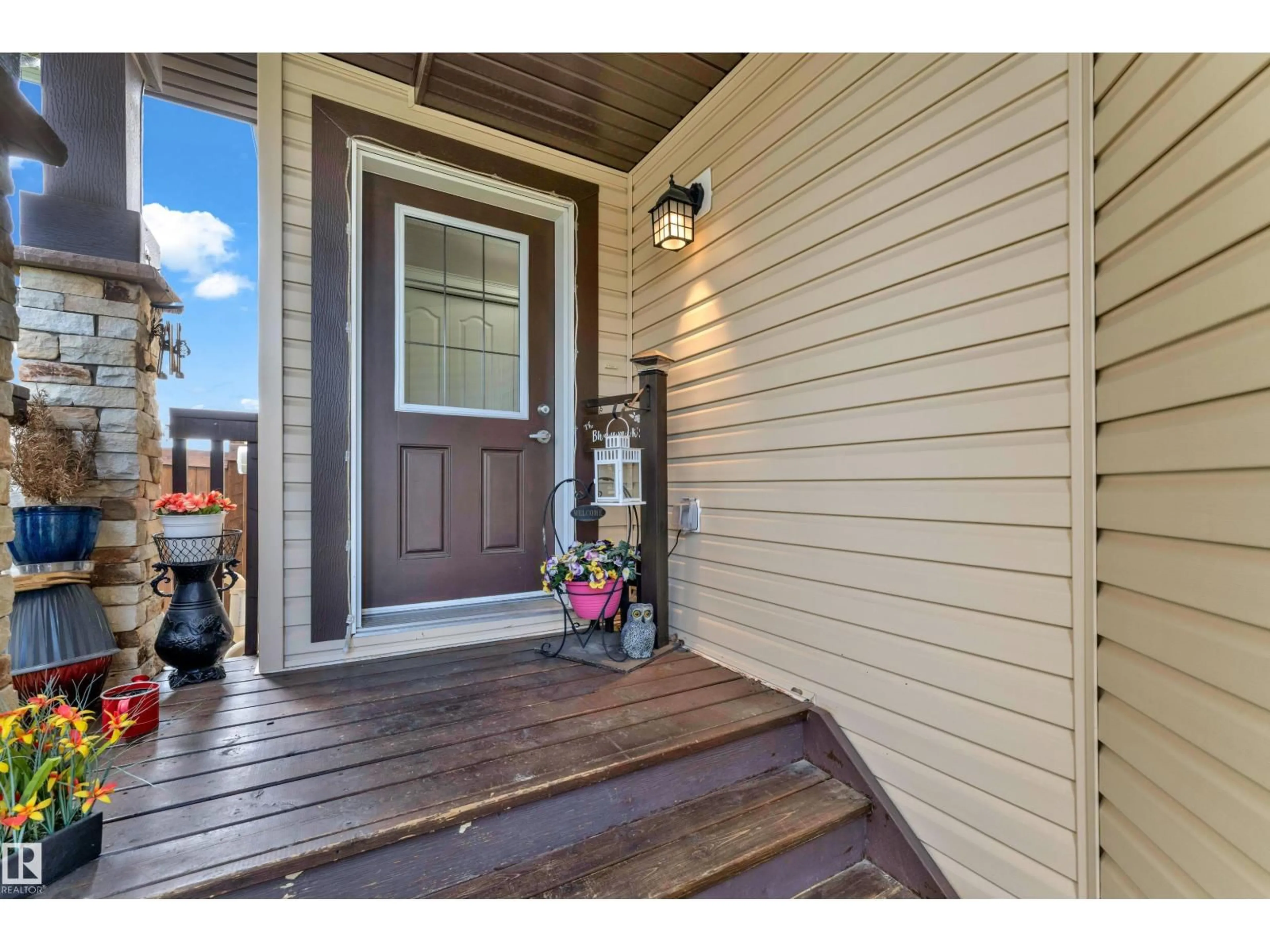 Indoor entryway for NW - 1532 33B ST, Edmonton Alberta T6T0X6