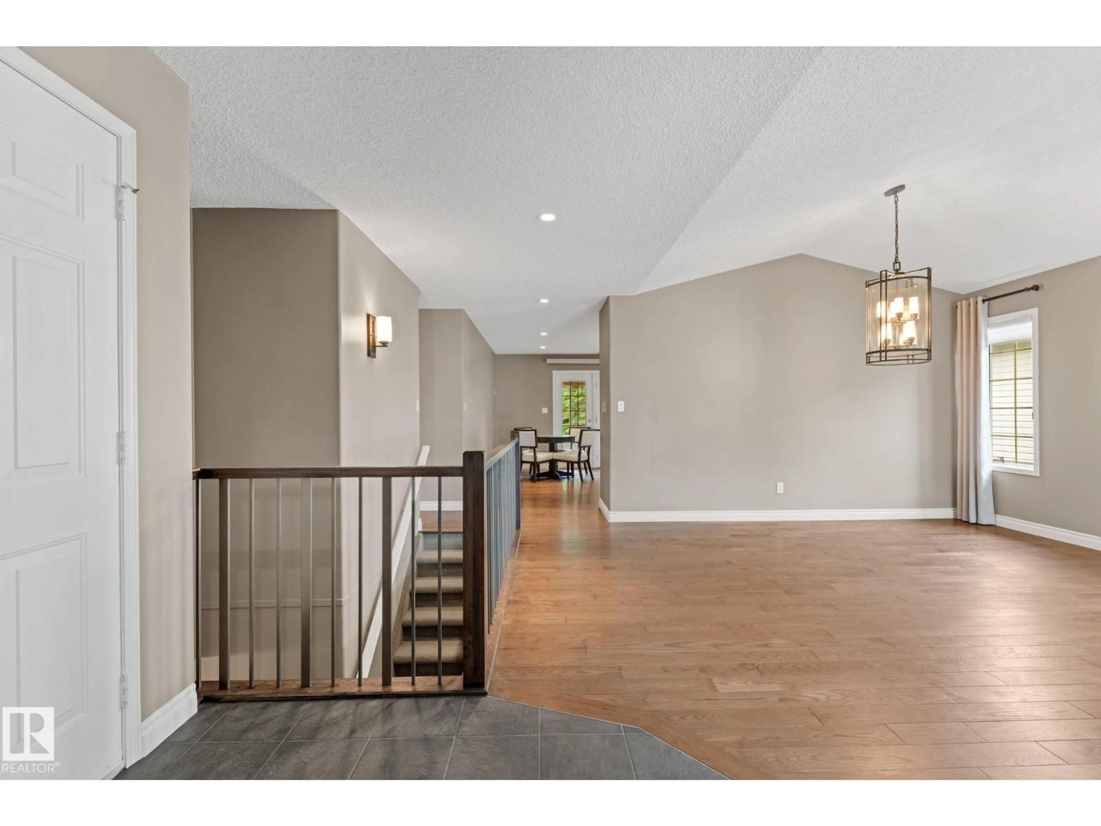 Unknown for 963 YOUVILLE DR W NW, Edmonton Alberta T6L6T2