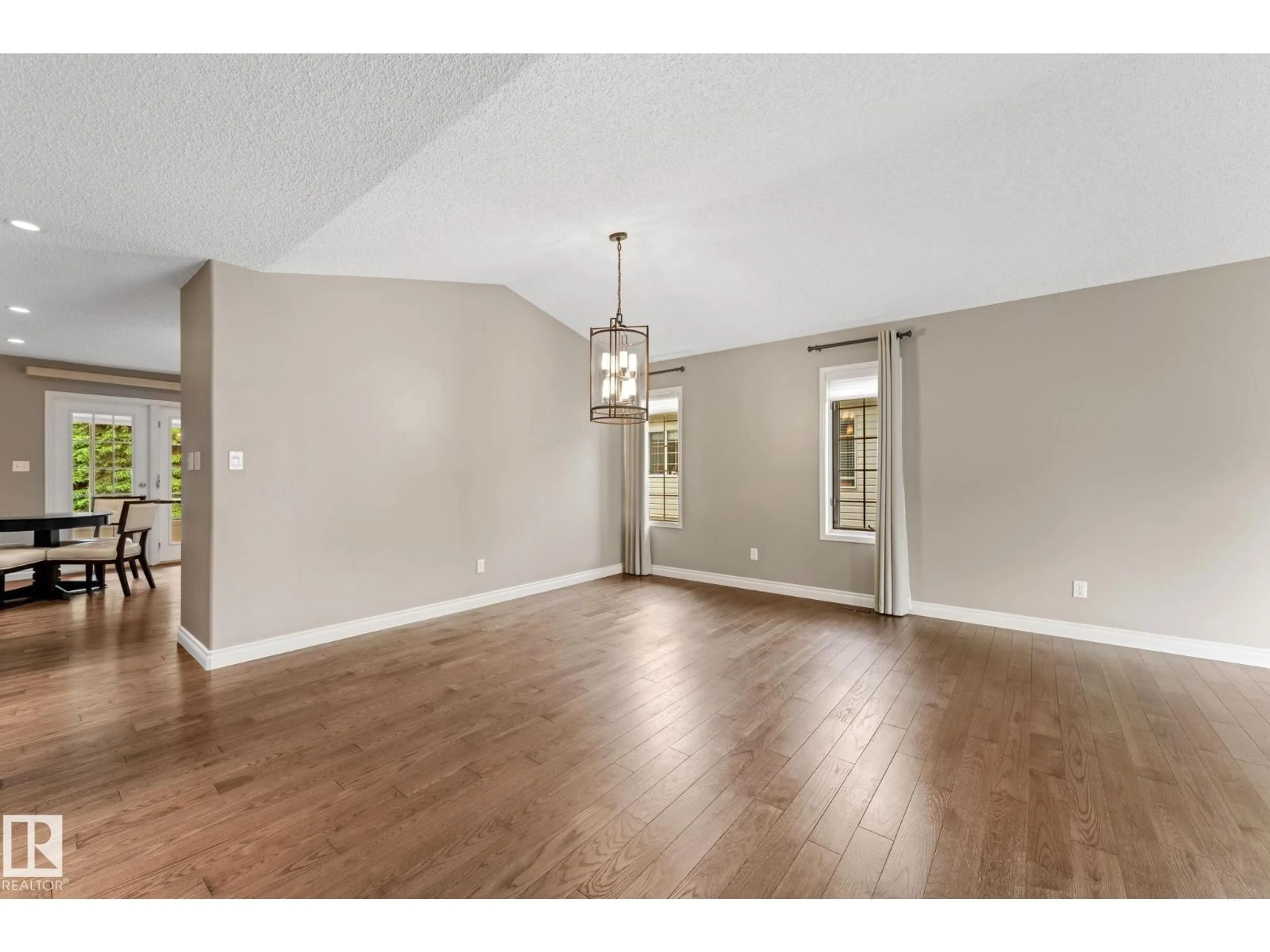 A pic of a room for 963 YOUVILLE DR W NW, Edmonton Alberta T6L6T2