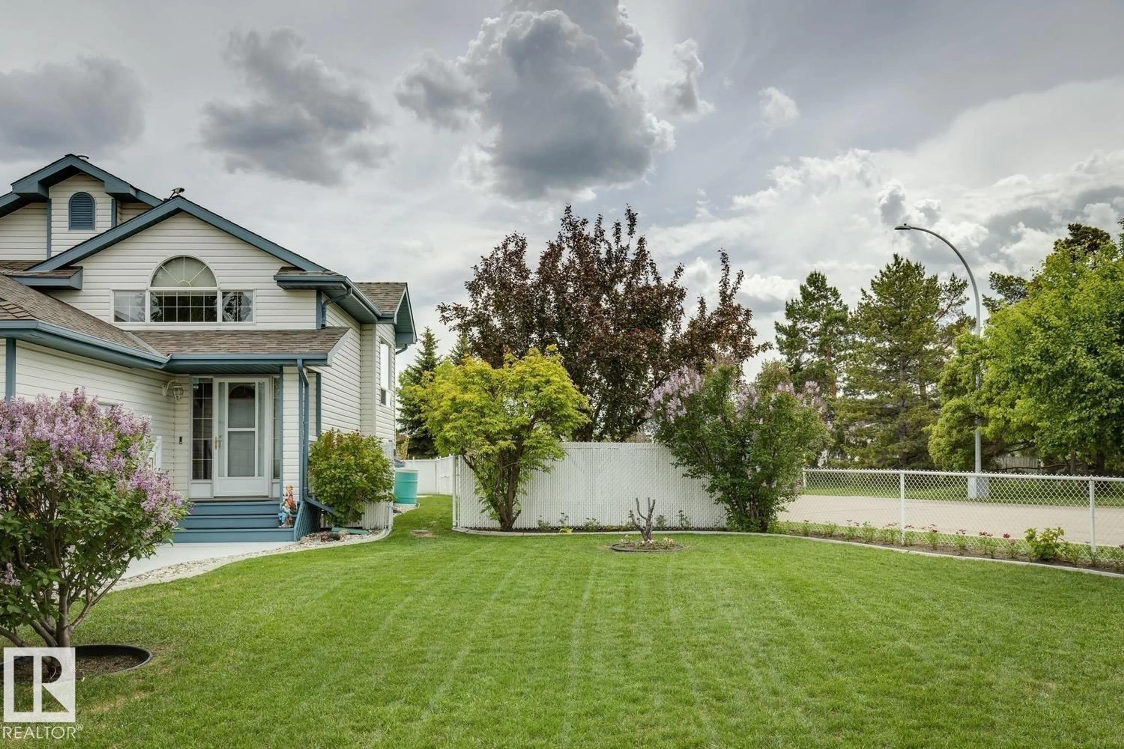 Unknown for 5131 152A AV, Edmonton Alberta T5A5E6