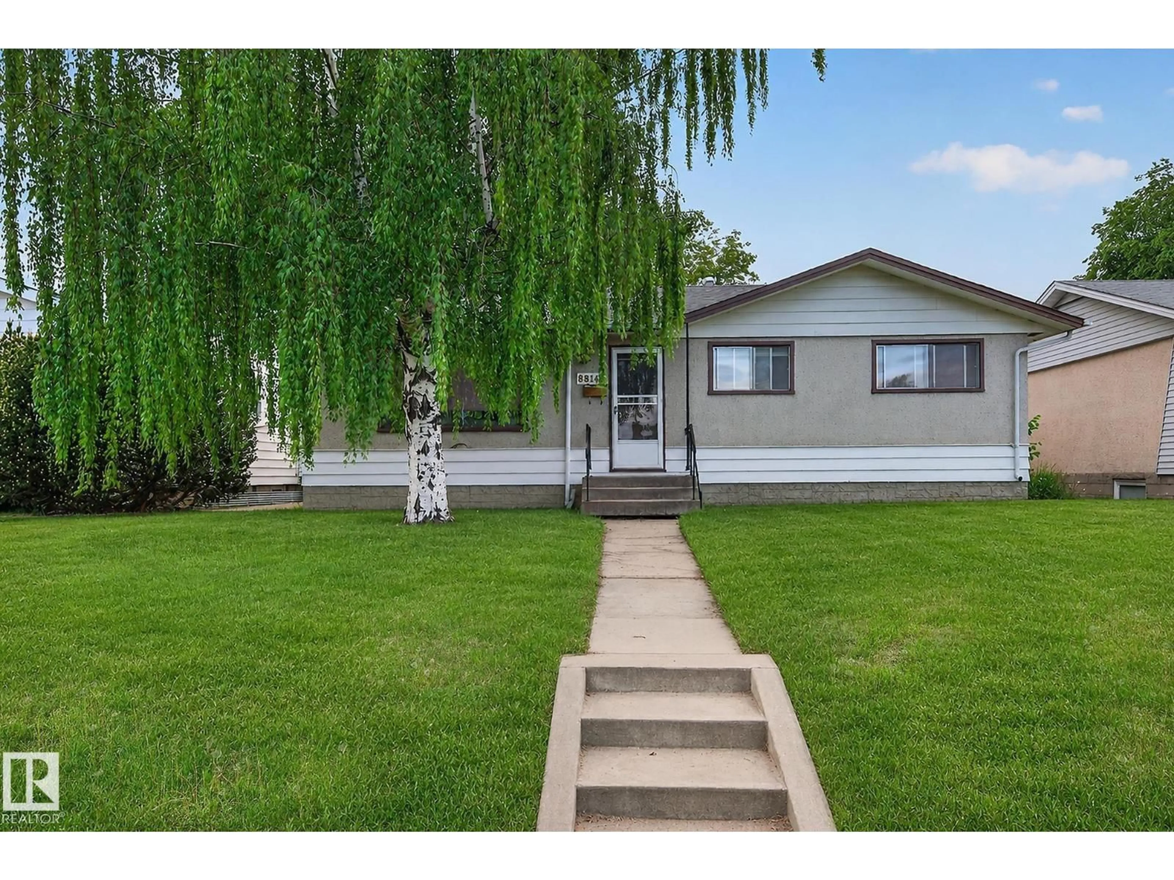 Home with vinyl exterior material, unknown for NW - 8814 162 ST, Edmonton Alberta T5R2M4
