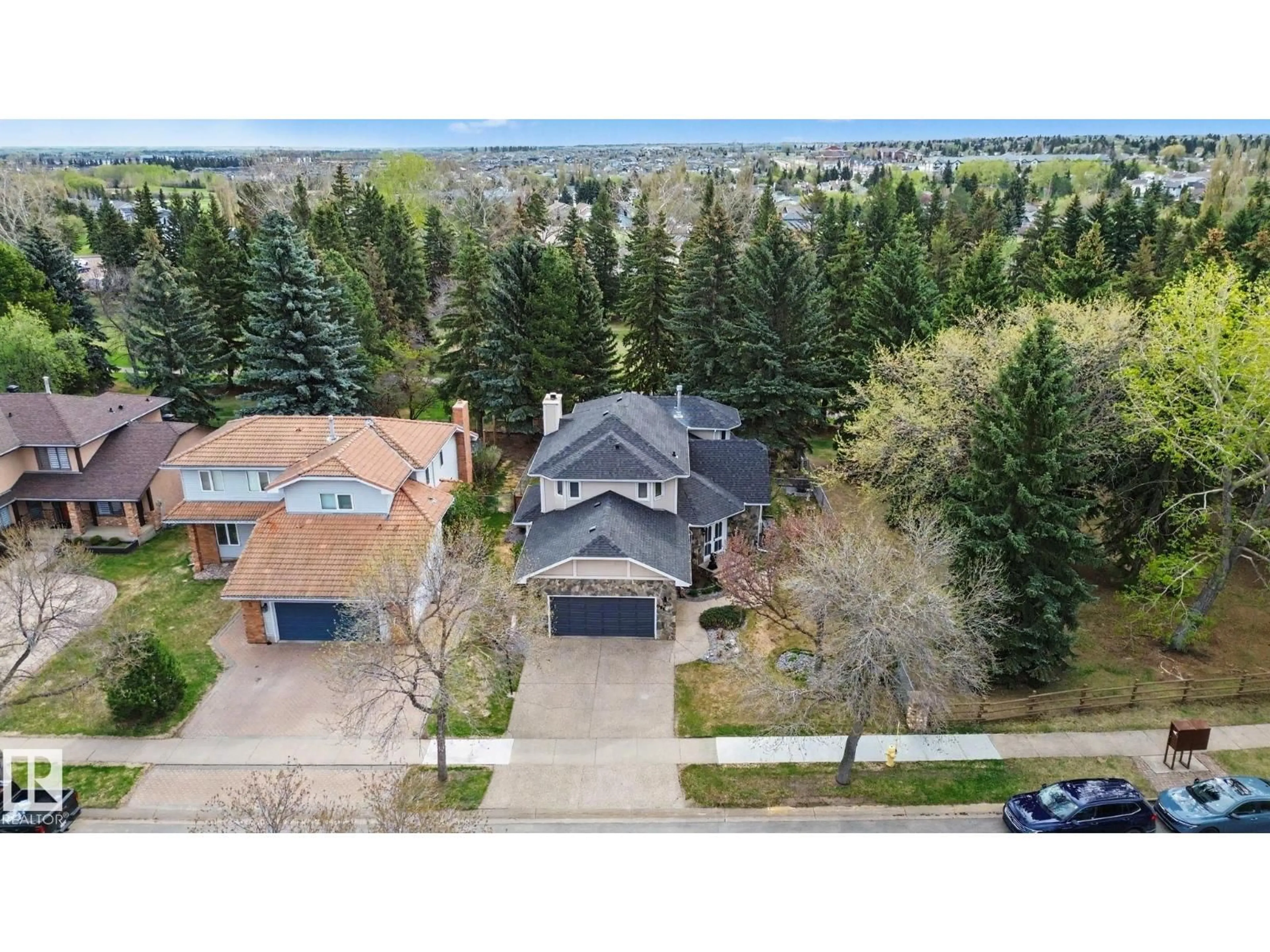 A pic from outside/outdoor area/front of a property/back of a property/a pic from drone, street for 1 FIELDSTONE DR, Spruce Grove Alberta T7X2Z3