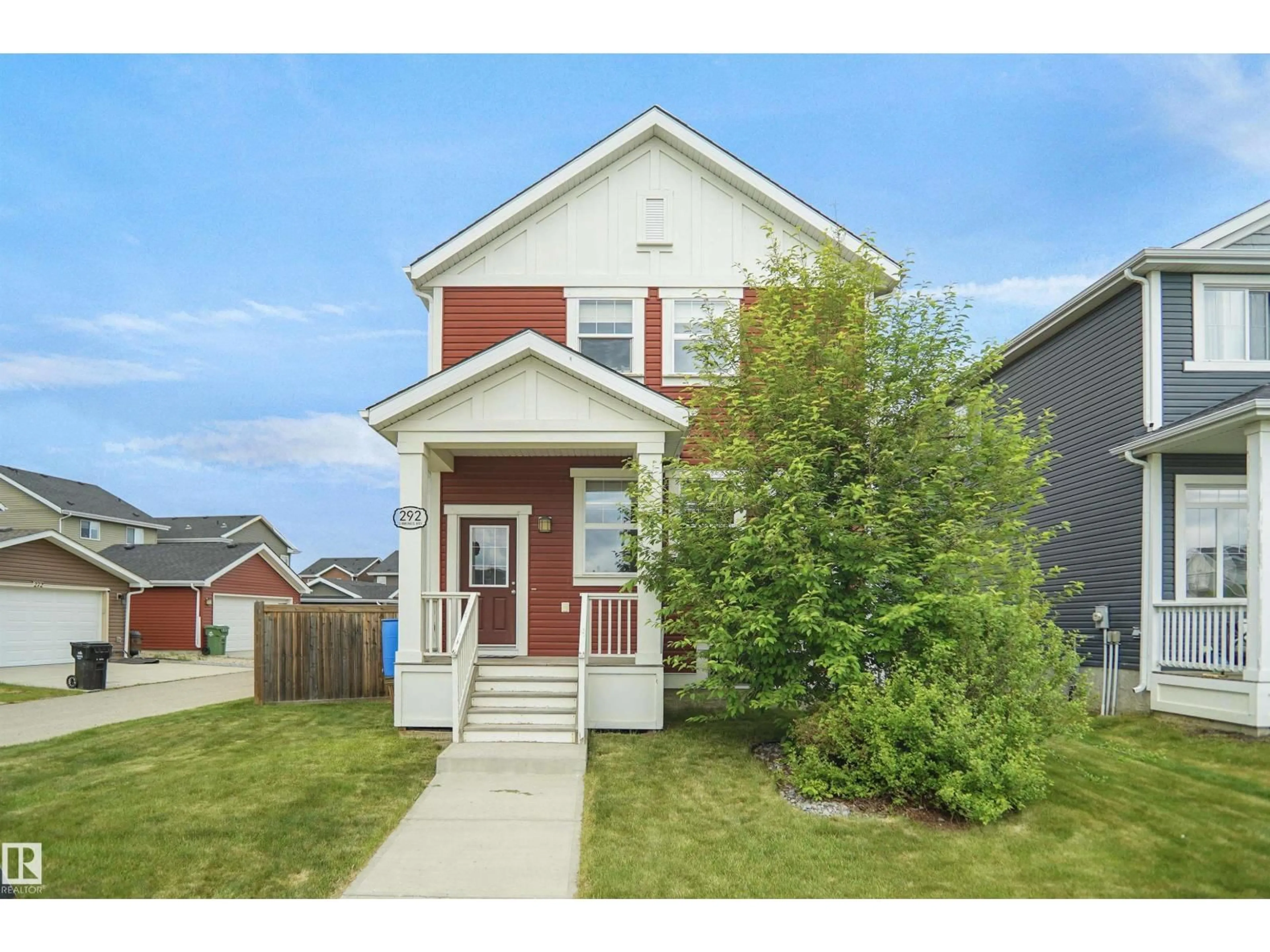 Home with vinyl exterior material, street for 292 SIMMONDS WY, Leduc Alberta T9E0X4