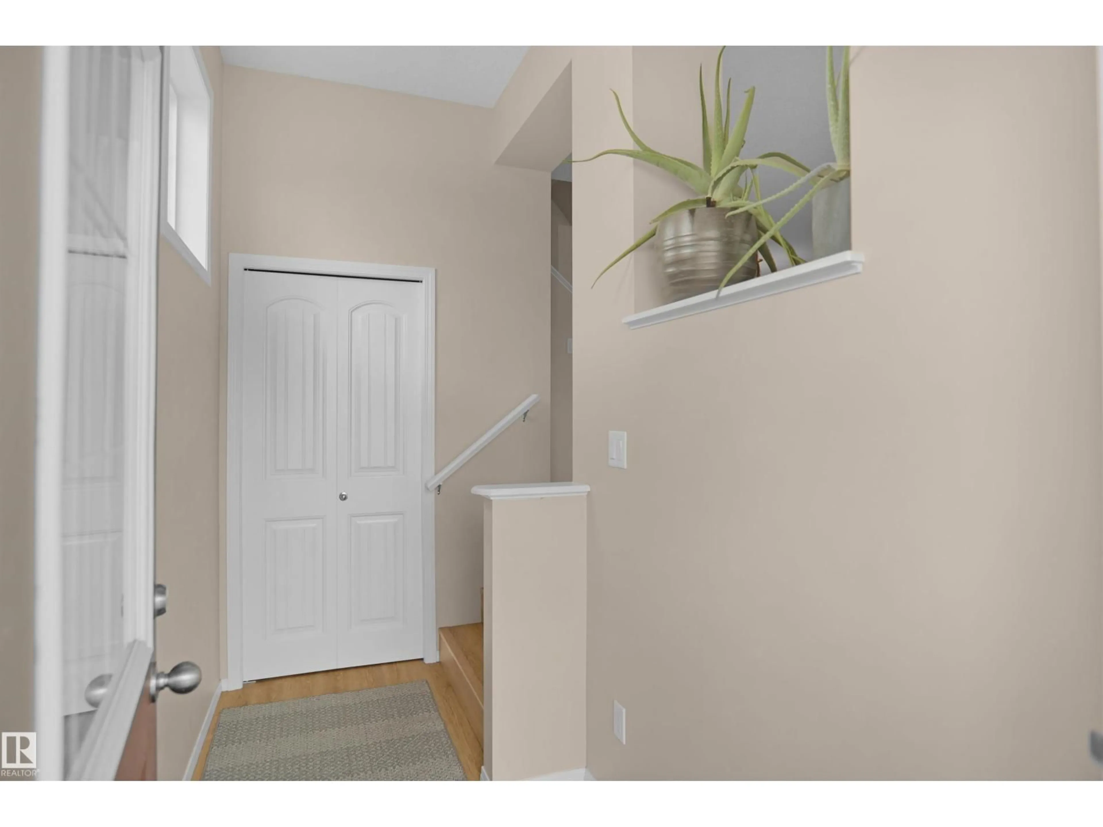 Indoor entryway for 292 SIMMONDS WY, Leduc Alberta T9E0X4