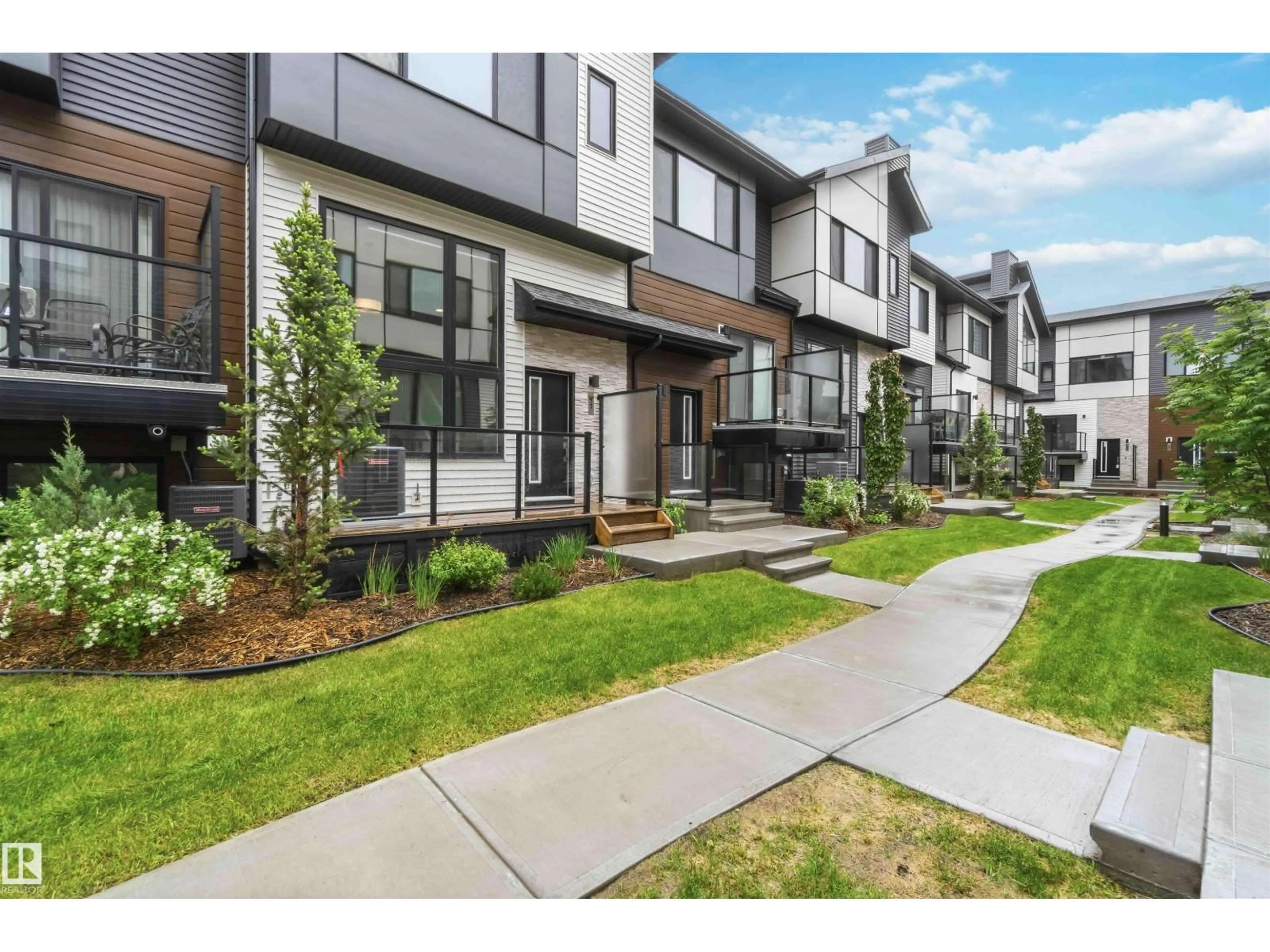 Patio, unknown for #33 - 1729 KEENE CR, Edmonton Alberta T6W4B6