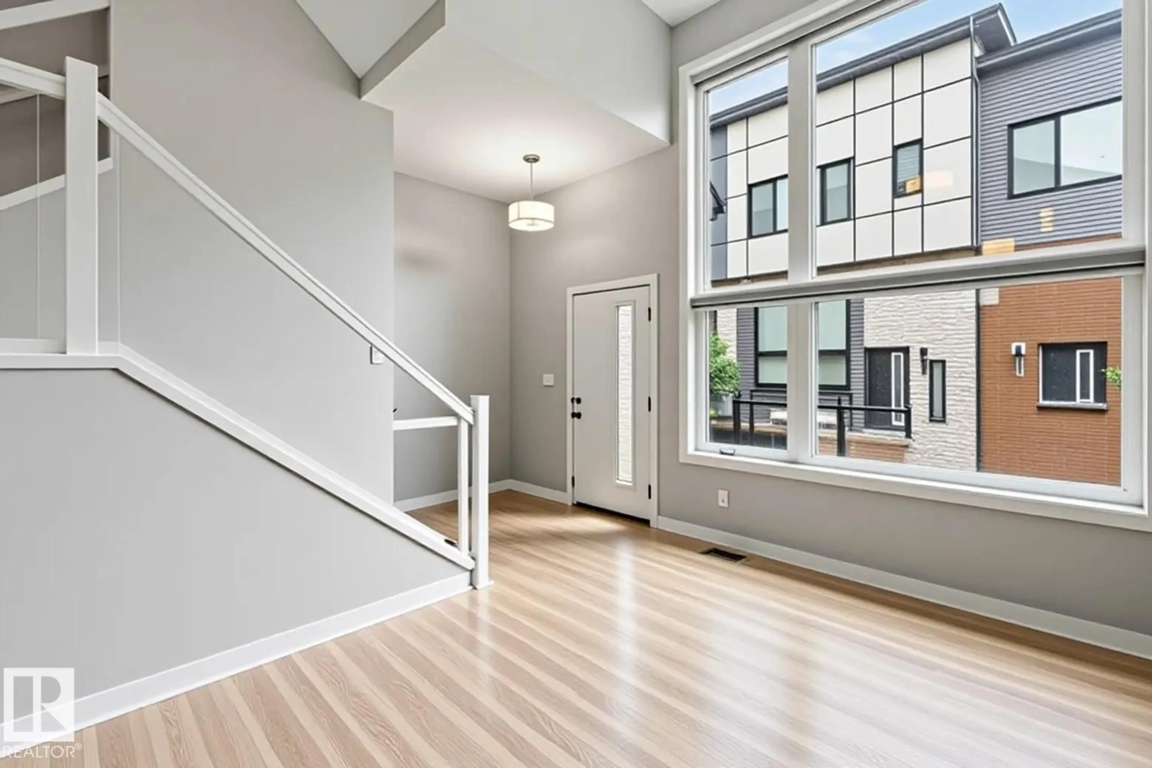Indoor entryway for #33 - 1729 KEENE CR, Edmonton Alberta T6W4B6