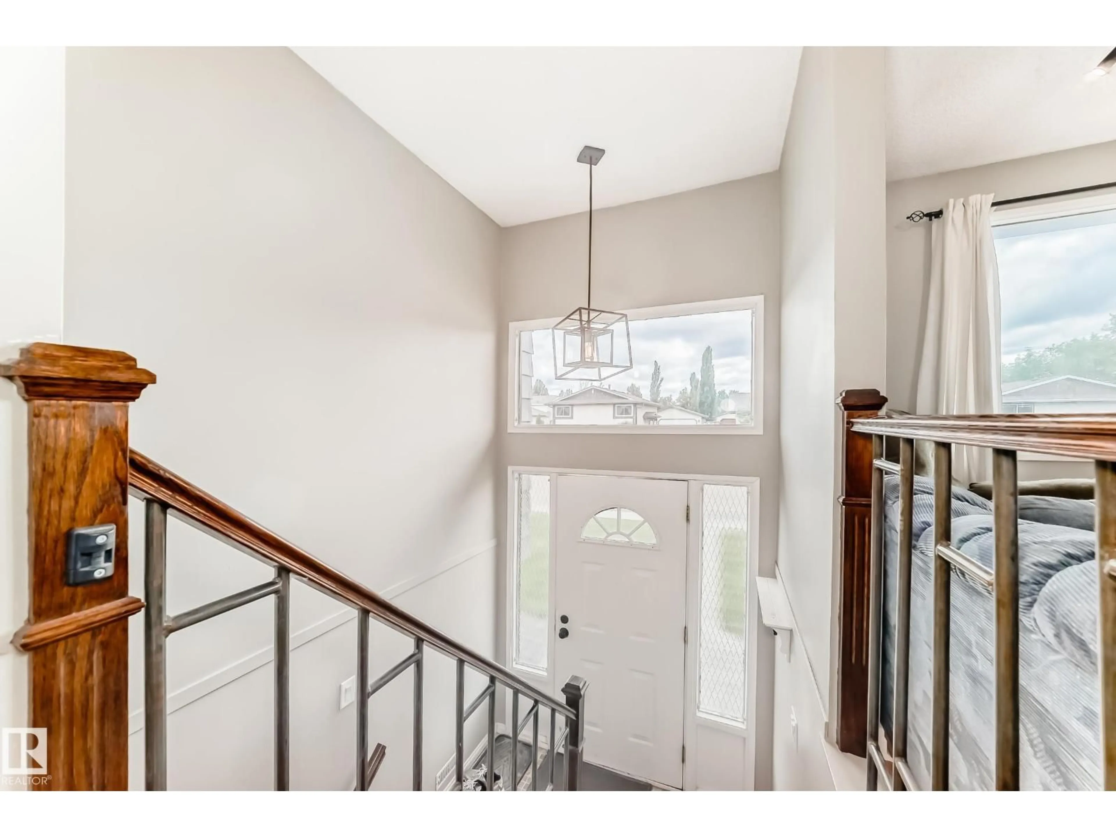 Indoor entryway for 3909 39 AV, Leduc Alberta T9E4W4