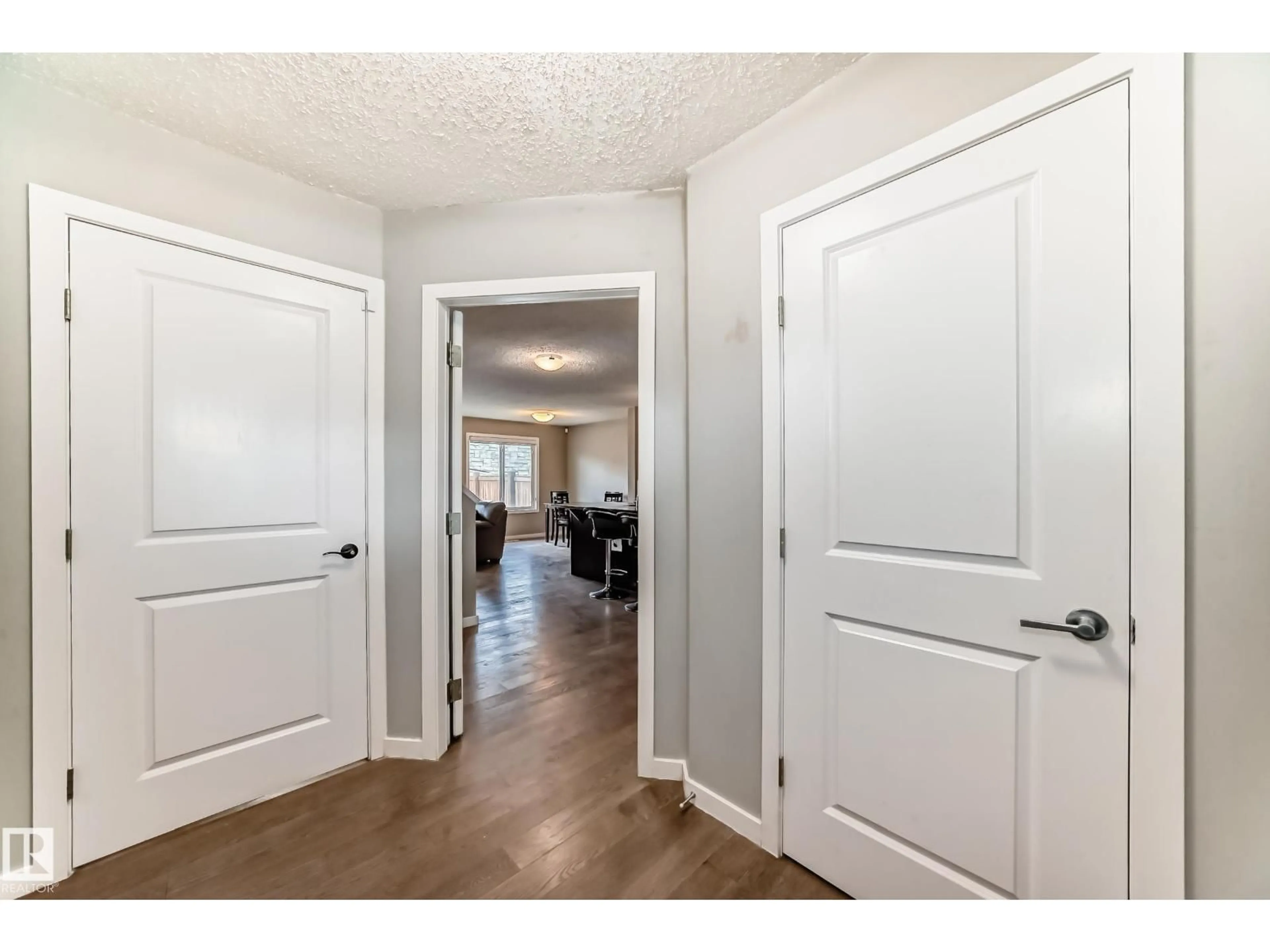 Indoor entryway for 893 EBBERS CRESCENT, Edmonton Alberta T5Y3V1