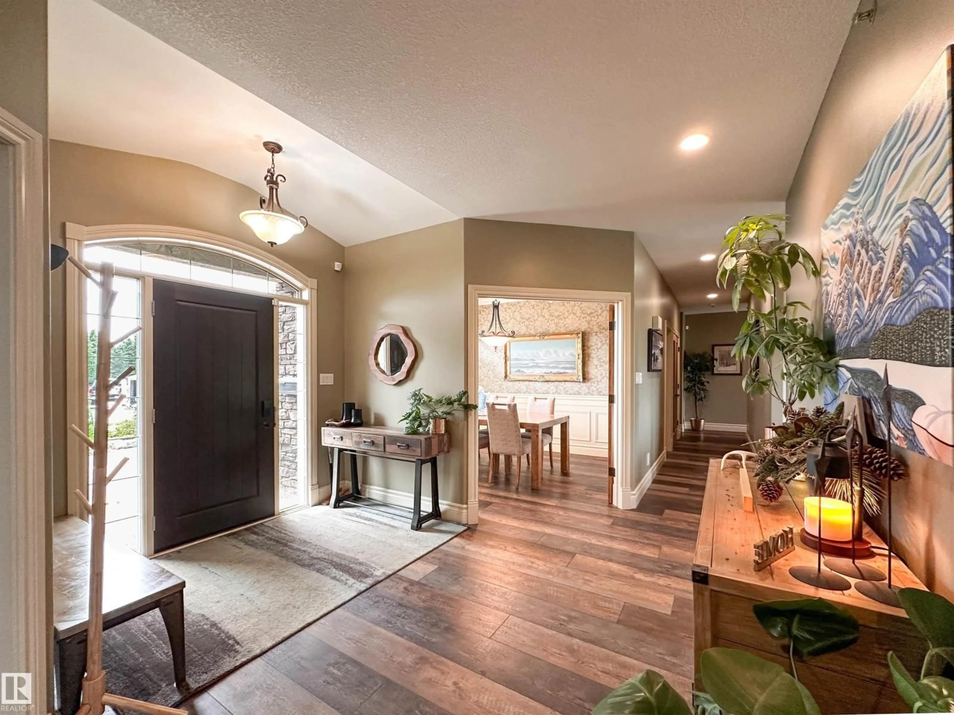 Indoor entryway for 26126 - 31 HGHWAY 16, Rural Parkland County Alberta T7Y1A1