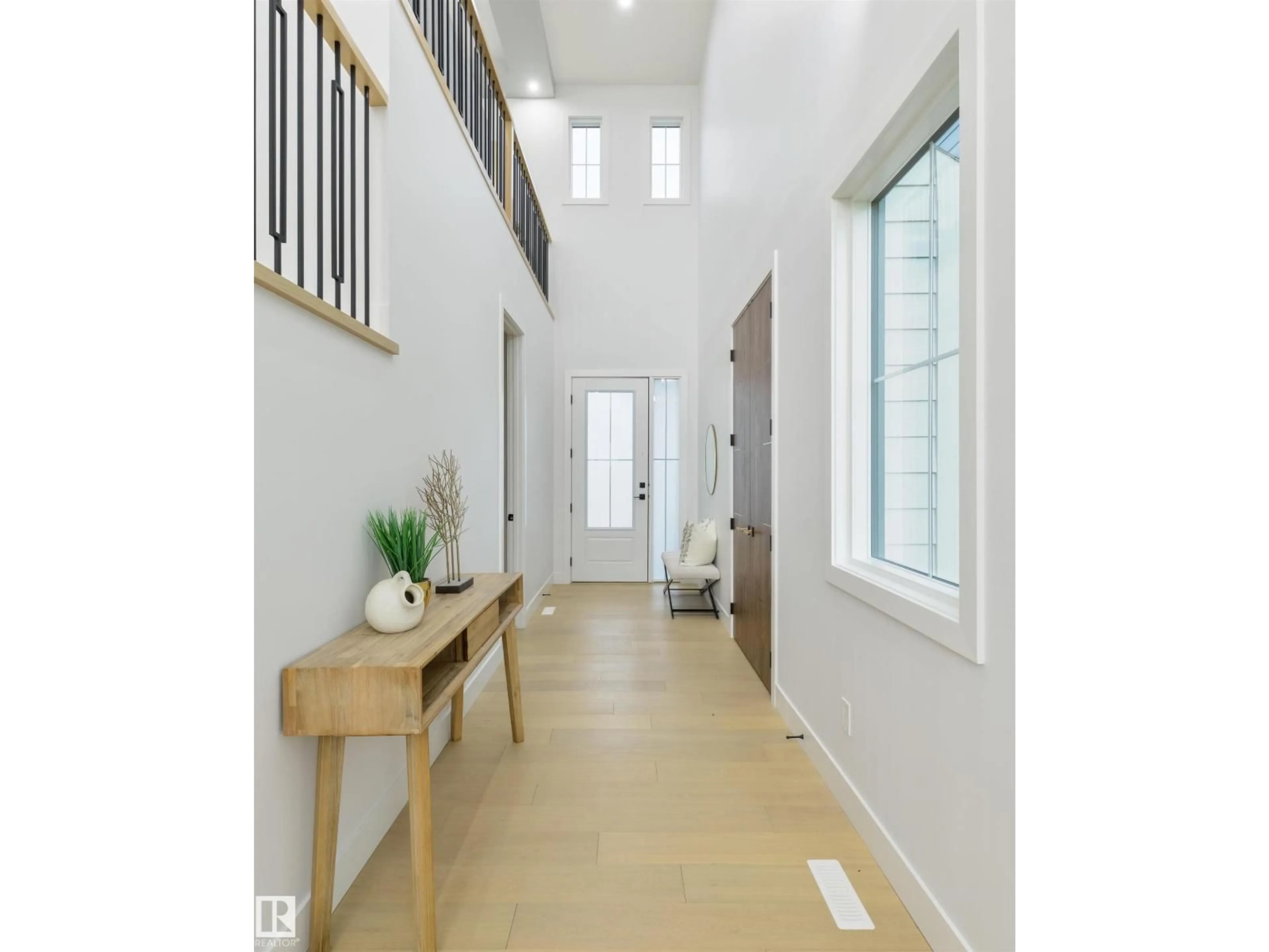 Indoor entryway for 266 FALCON CRESCENT, Leduc Alberta T9E1V2