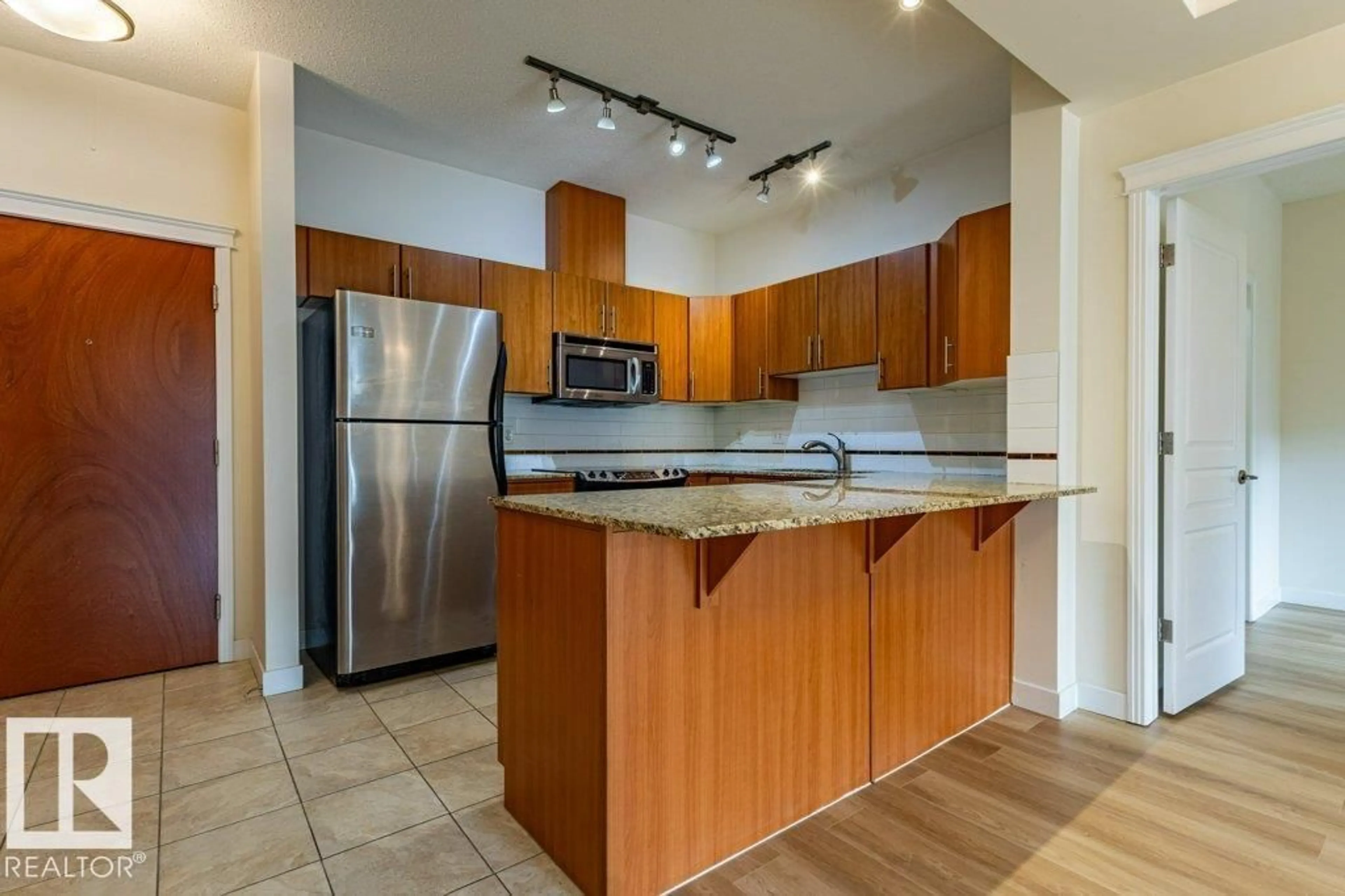 Standard kitchen, unknown for 409 - 10333 112 ST, Edmonton Alberta T5K0B4