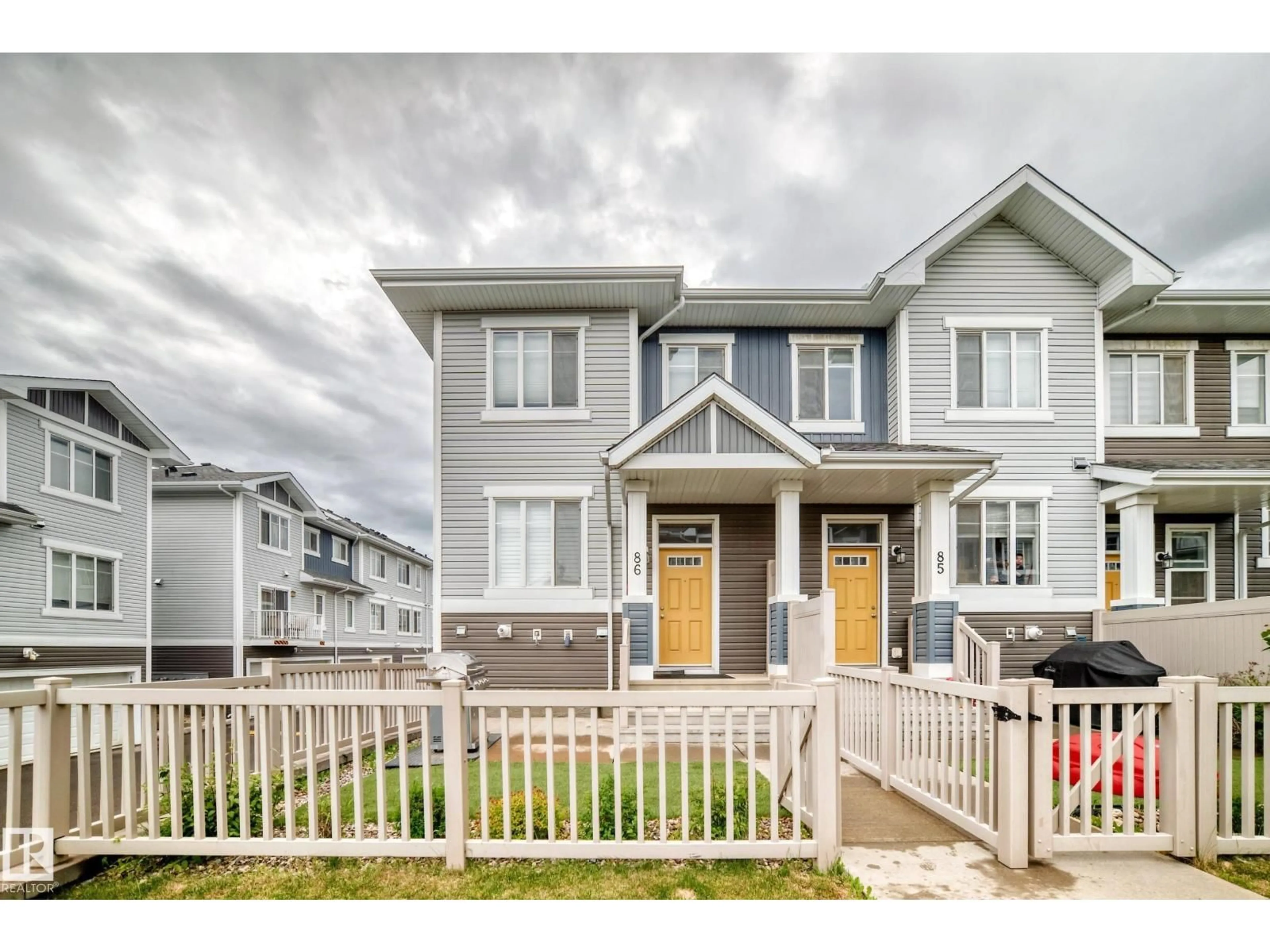 Home with vinyl exterior material, street for #86 - 2905 141 ST, Edmonton Alberta T6W3M4
