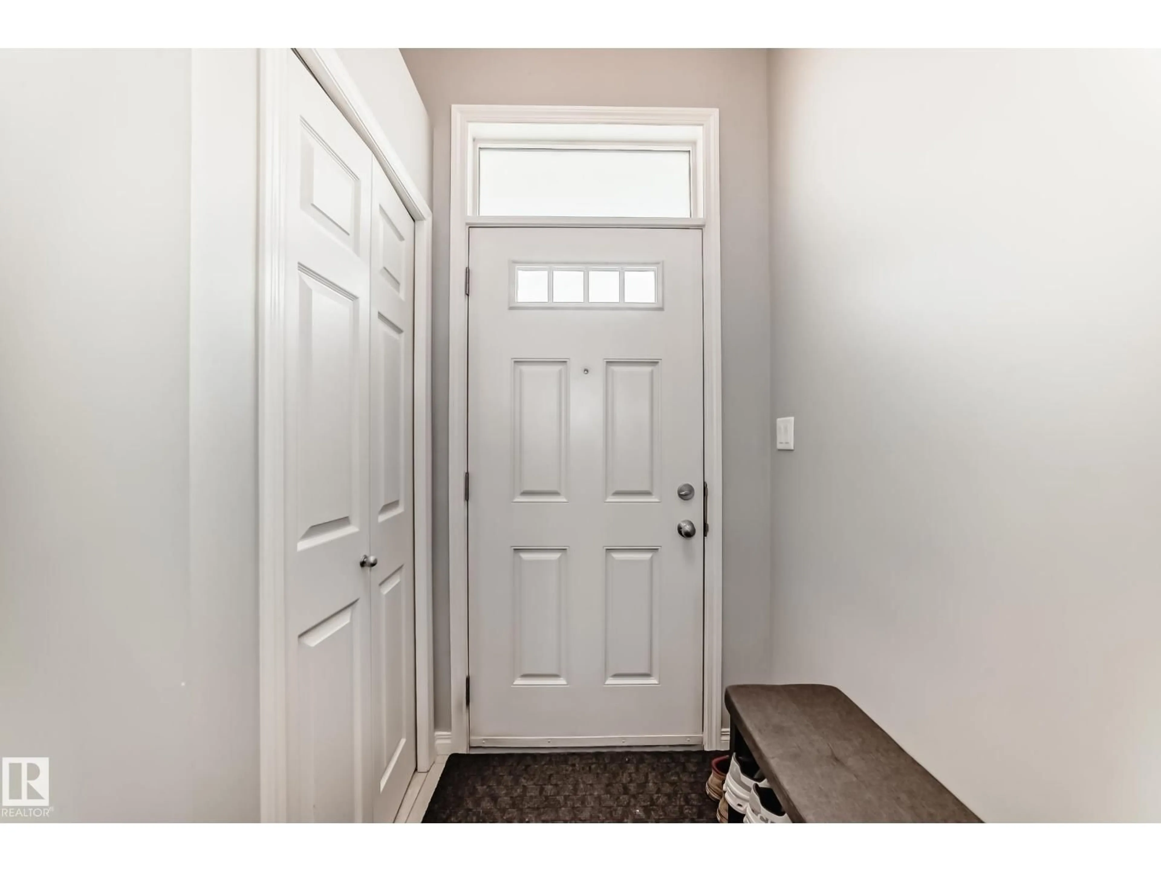 Indoor entryway for #86 - 2905 141 ST, Edmonton Alberta T6W3M4