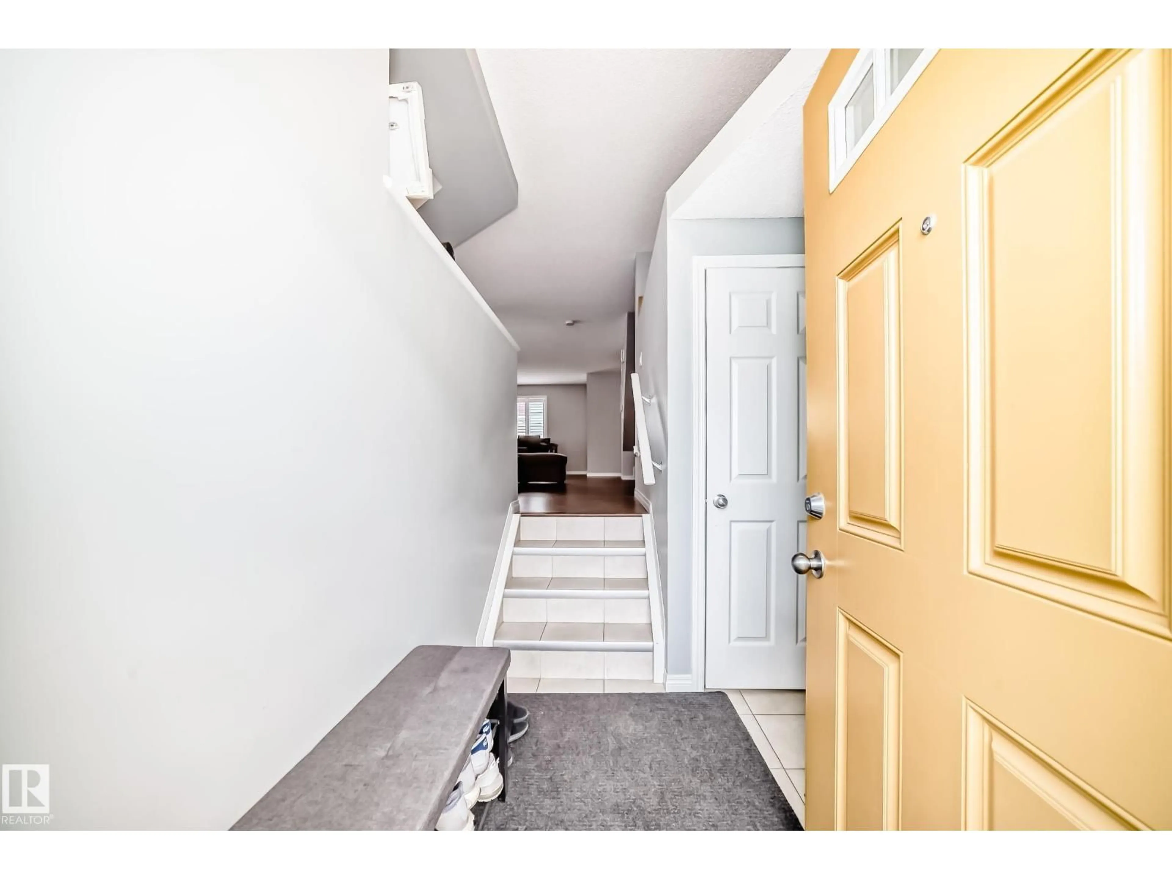 Indoor entryway for #86 - 2905 141 ST, Edmonton Alberta T6W3M4