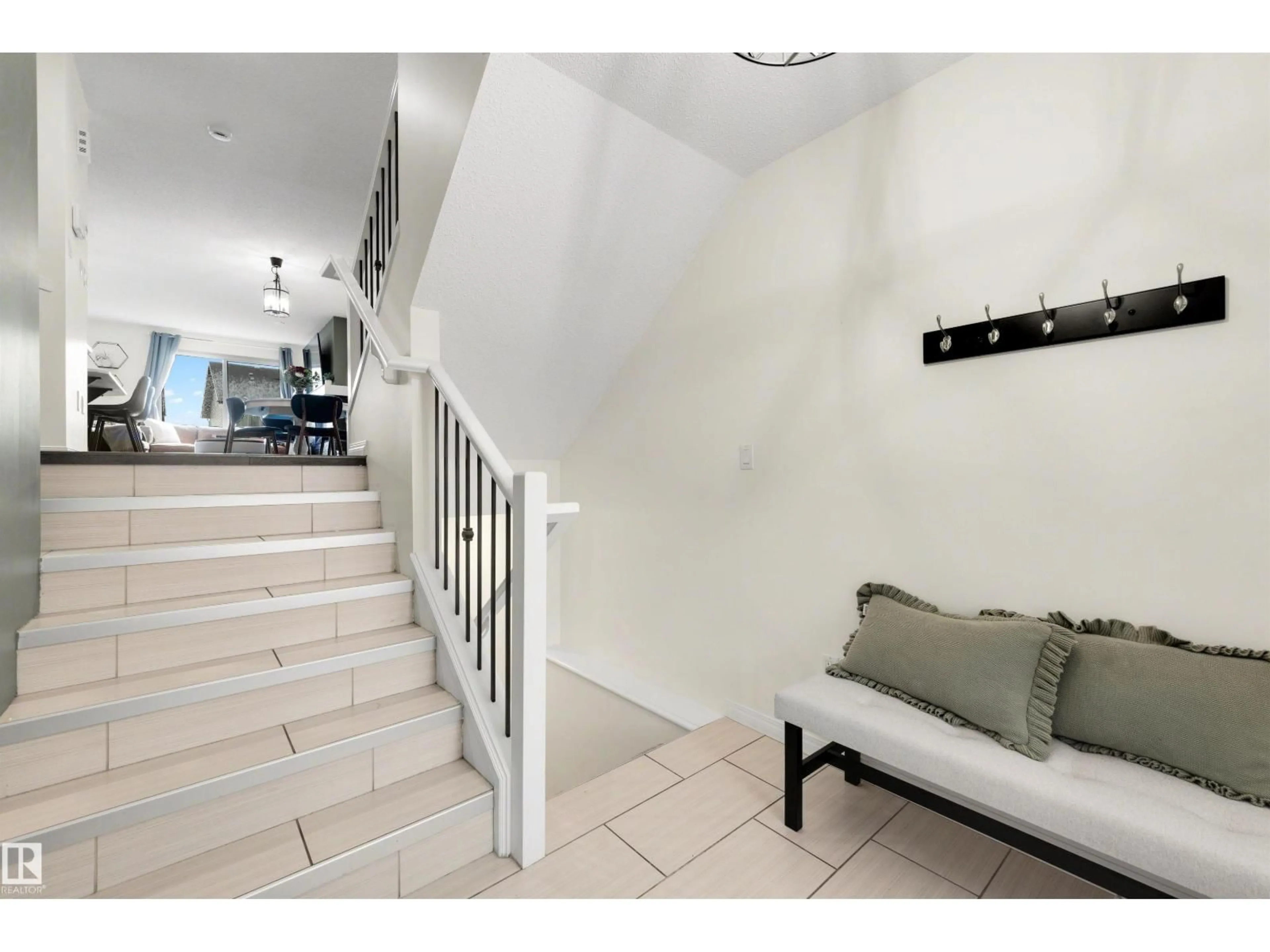 Indoor foyer for 2132 CASSIDY WD, Edmonton Alberta T6W3E1