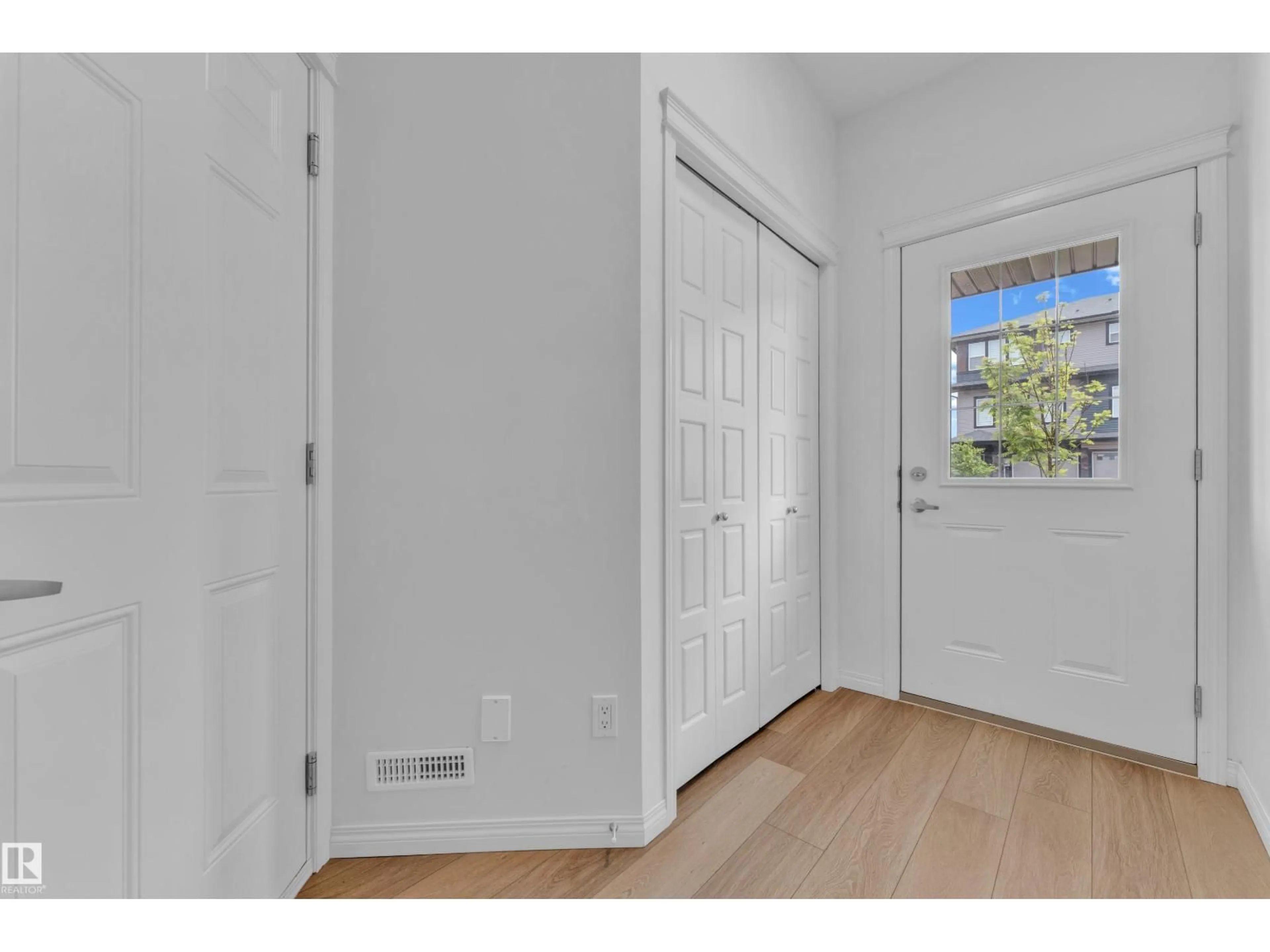 Indoor entryway for SW - 1534 157 ST, Edmonton Alberta T6W4J8