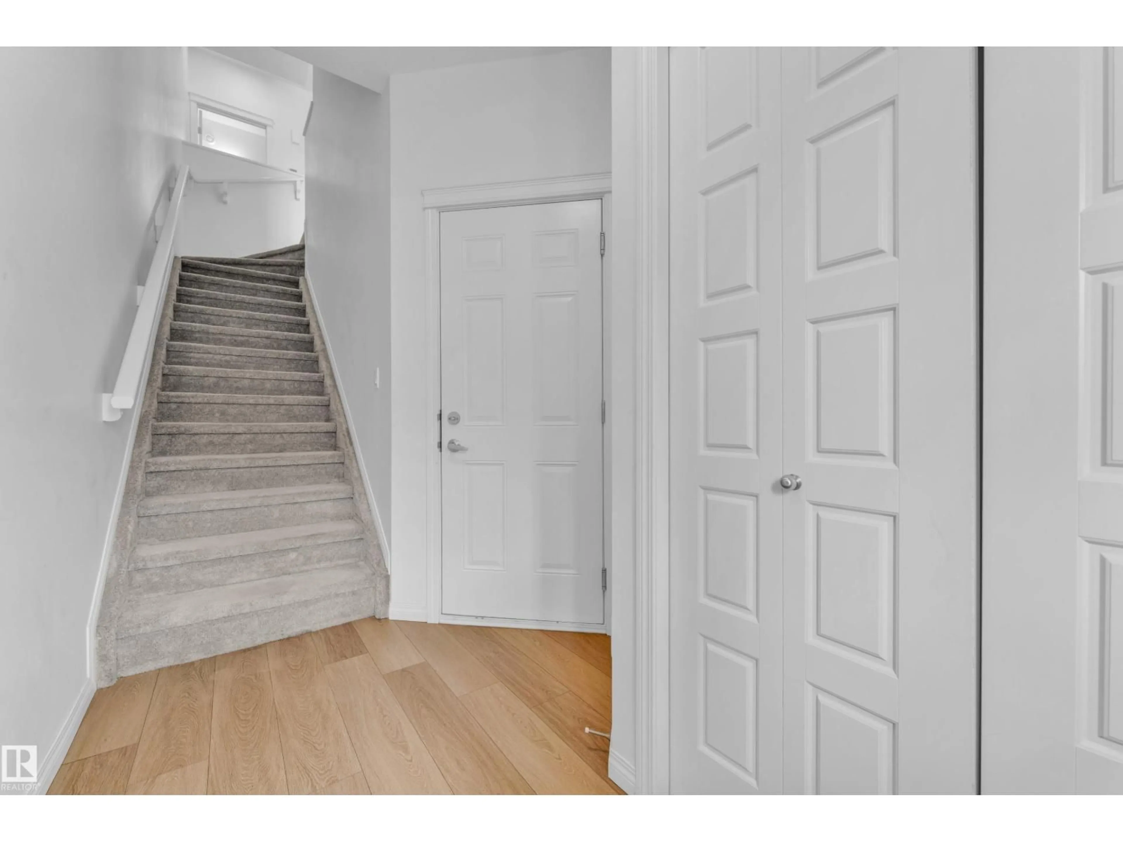 Indoor entryway for SW - 1534 157 ST, Edmonton Alberta T6W4J8