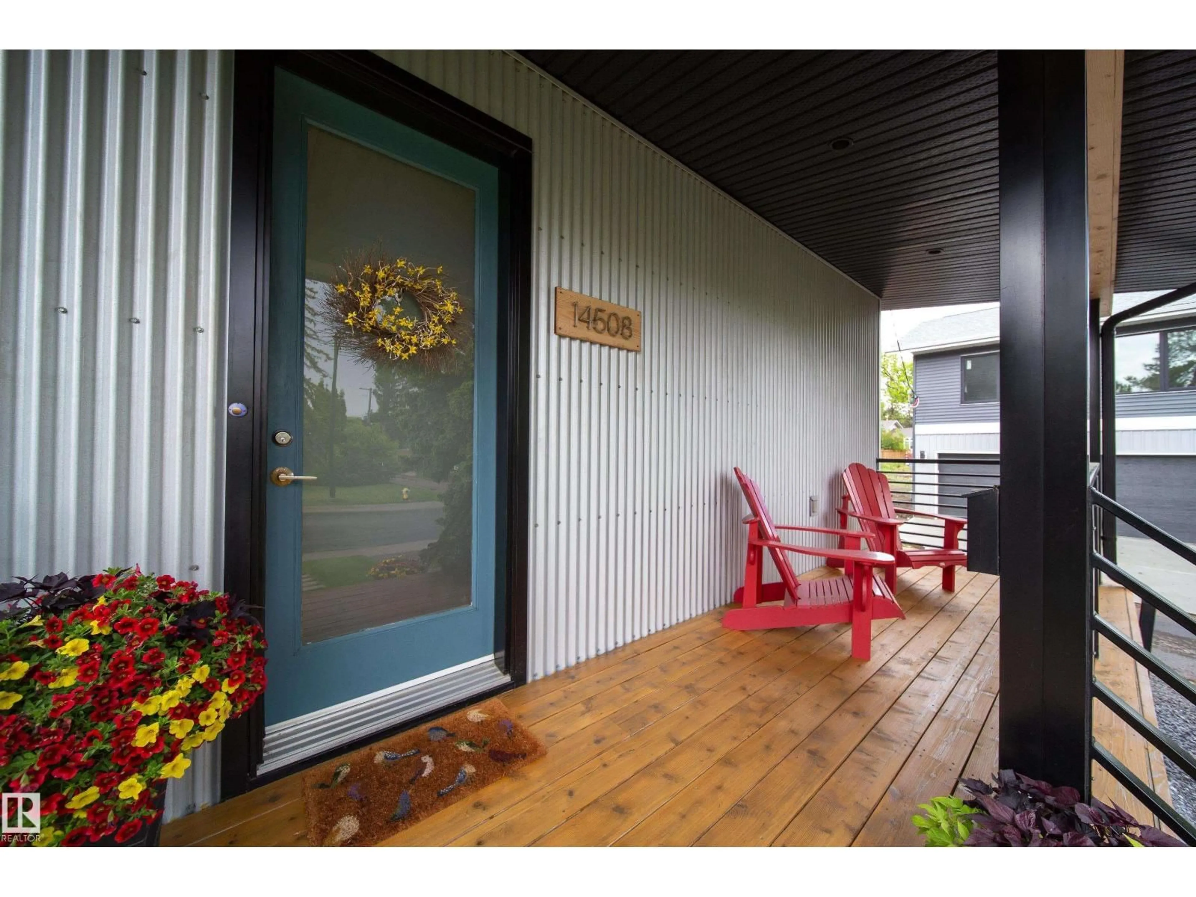 Indoor entryway for 14508 78 AV, Edmonton Alberta T5R3C5