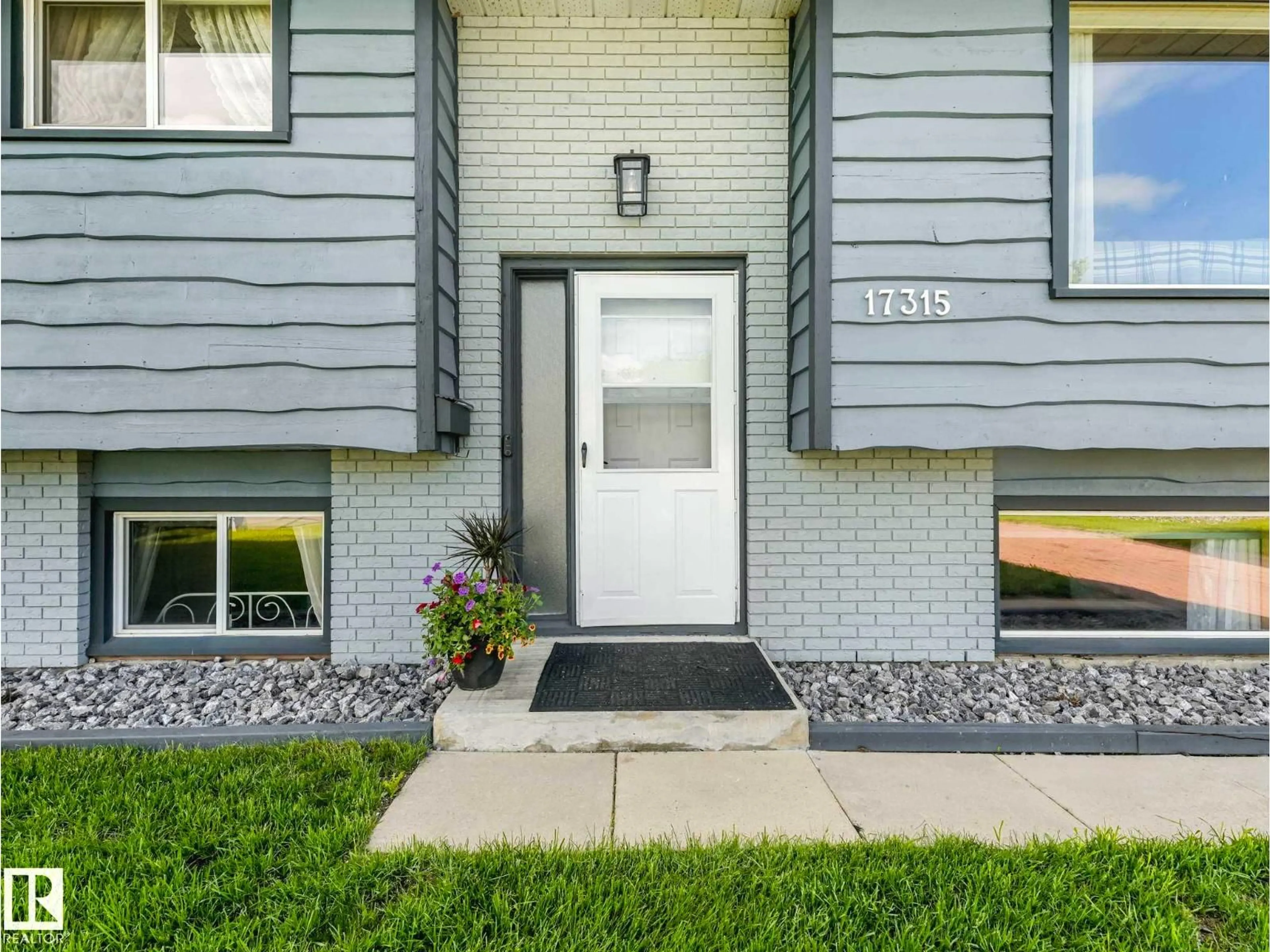 Unknown for 17315 111 ST, Edmonton Alberta T5X3J7