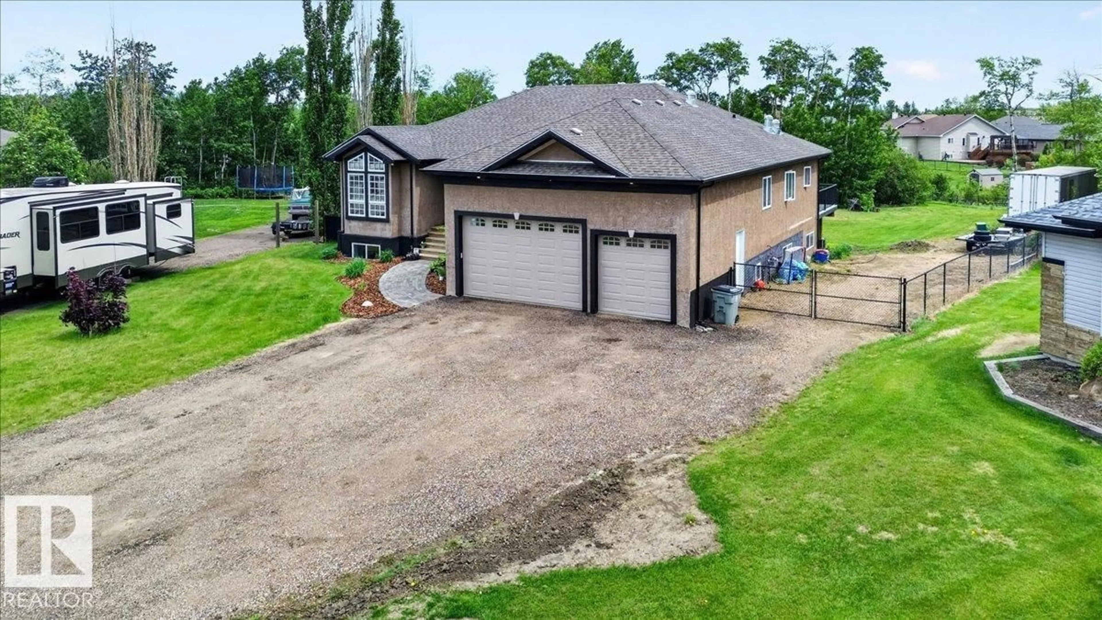 A pic from outside/outdoor area/front of a property/back of a property/a pic from drone, unknown for 3705 50 ST, Gibbons Alberta T0A1N0