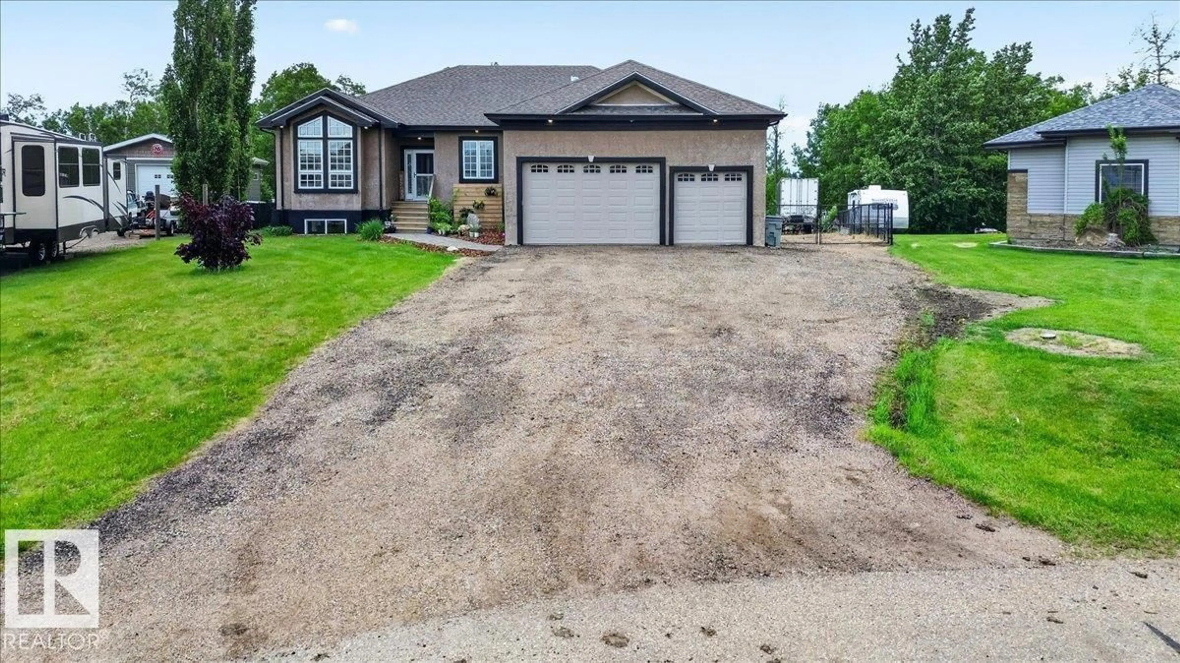 Unknown for 3705 50 ST, Gibbons Alberta T0A1N0