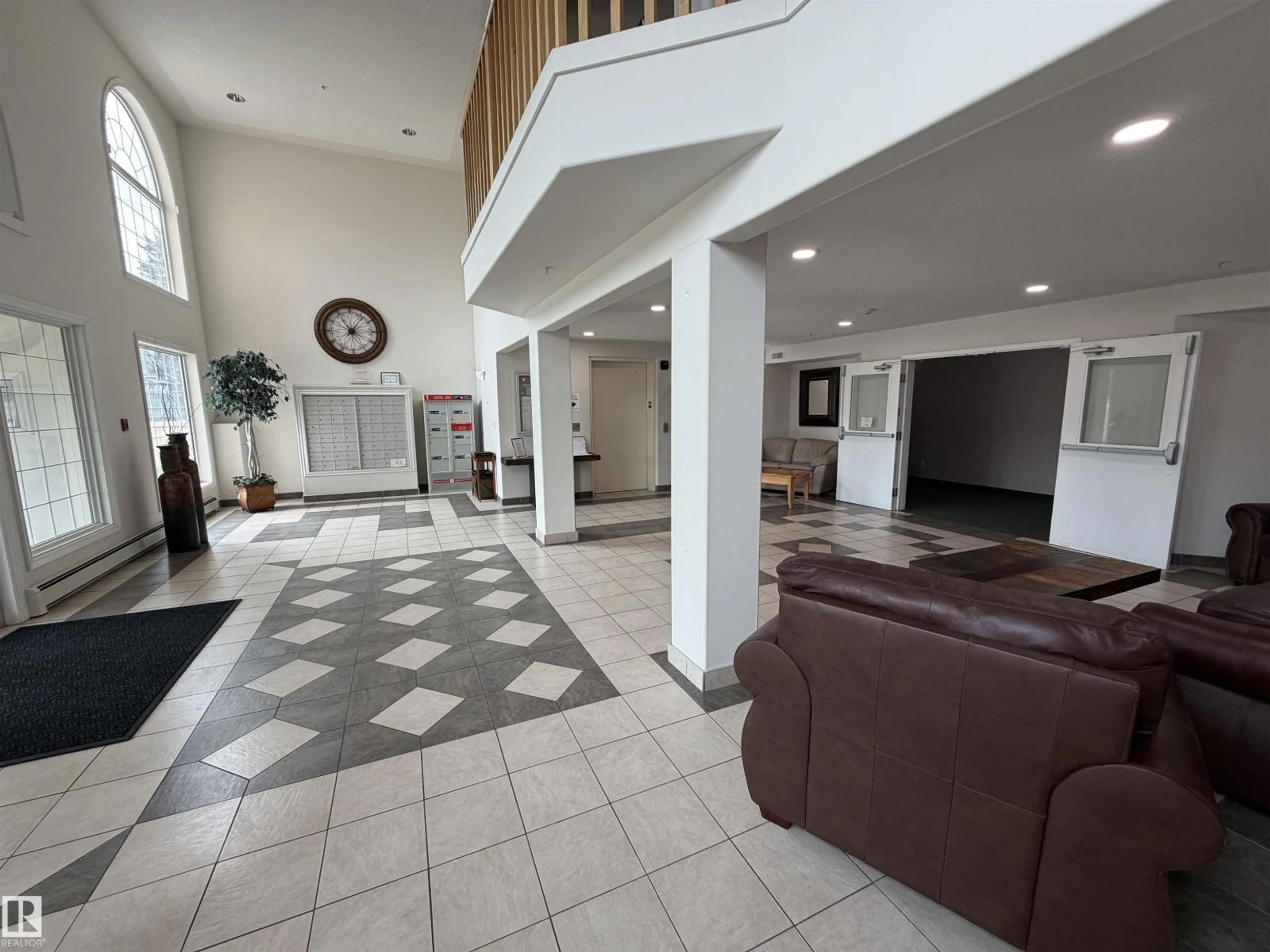 Lobby for 118 GOLF COURSE RD, Stony Plain Alberta T7Z0C7