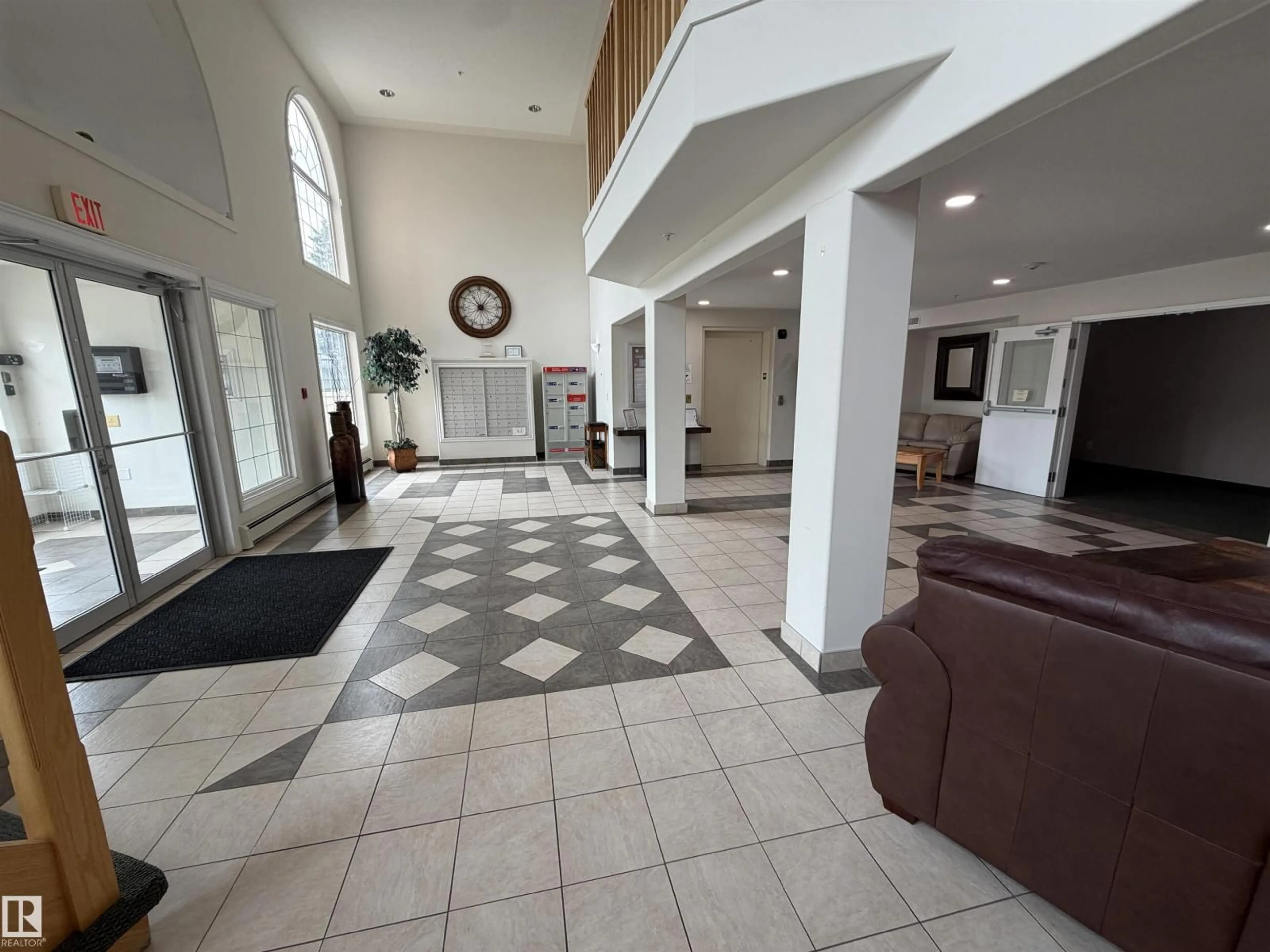 Lobby for 118 GOLF COURSE RD, Stony Plain Alberta T7Z0C7