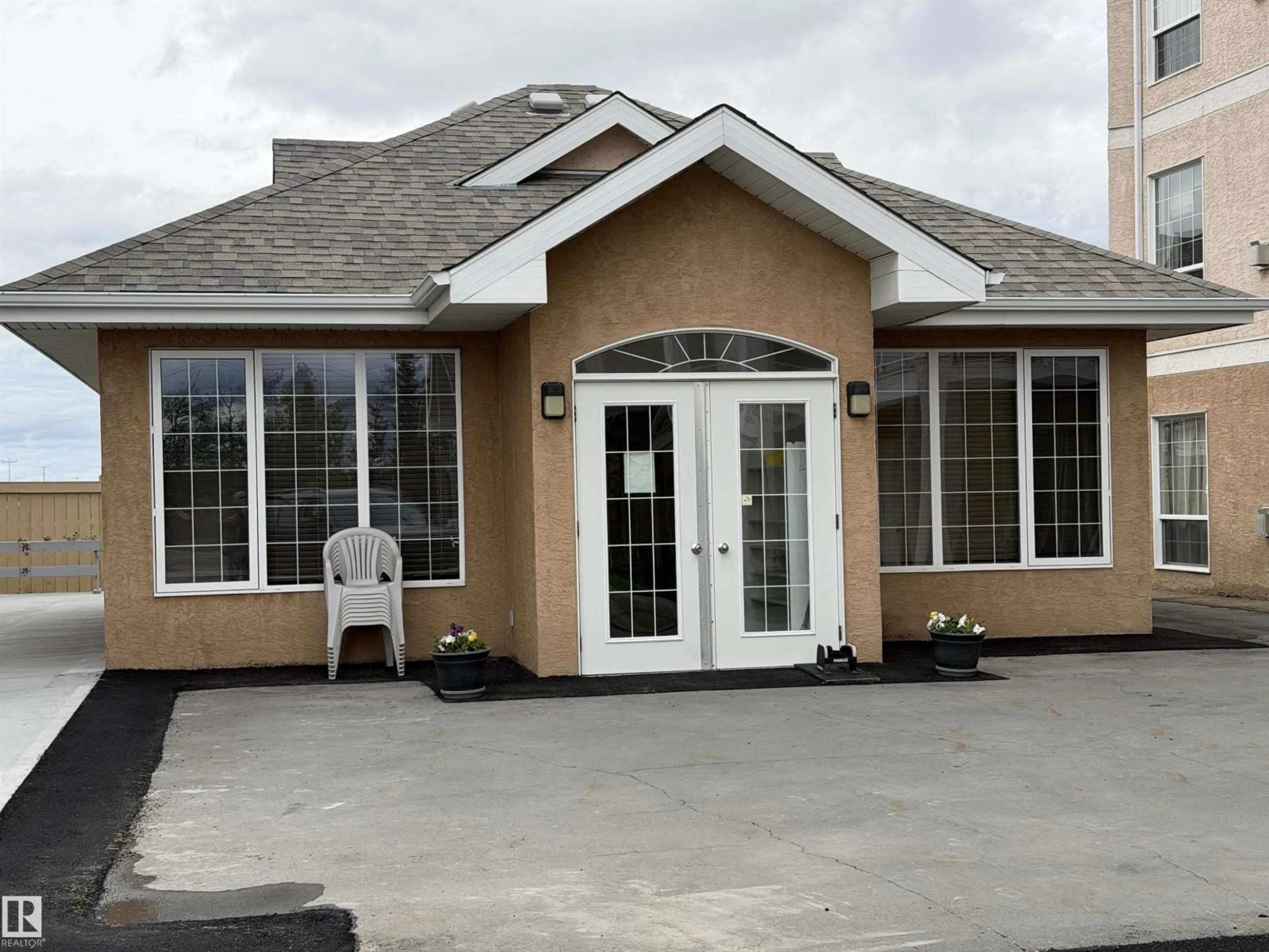 Home with vinyl exterior material, unknown for 118 GOLF COURSE RD, Stony Plain Alberta T7Z0C7