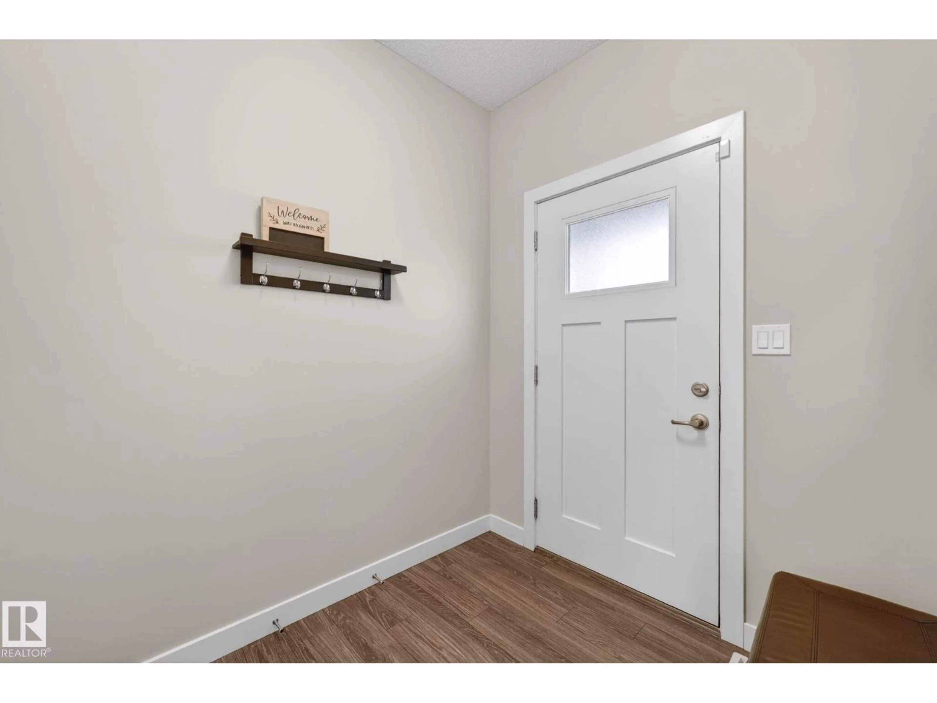 Indoor entryway for 165 ROBINSON DR, Leduc Alberta T9E1G5