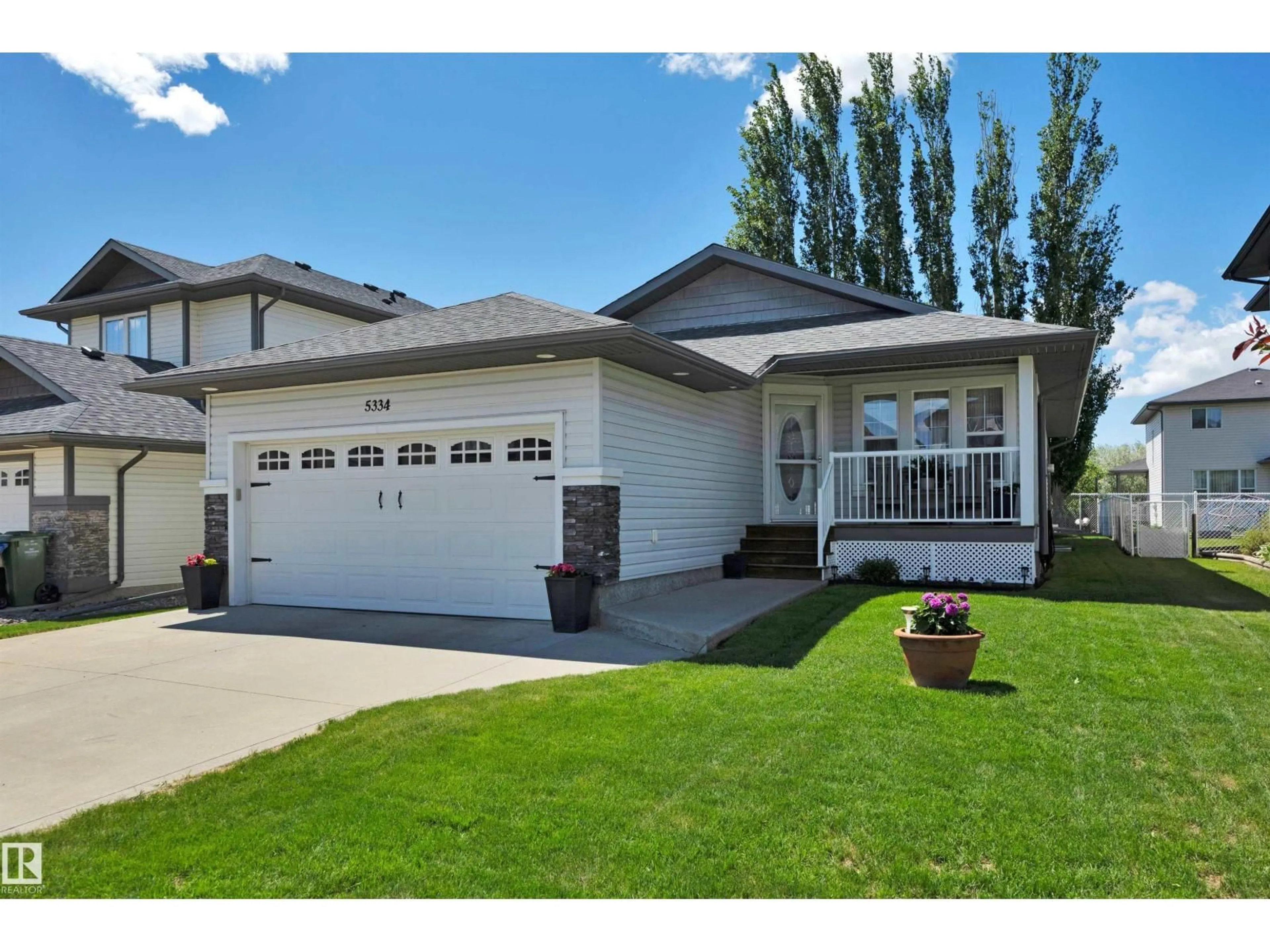 Home with vinyl exterior material, street for 5334 42 ST, Wetaskiwin Alberta T9A0M8