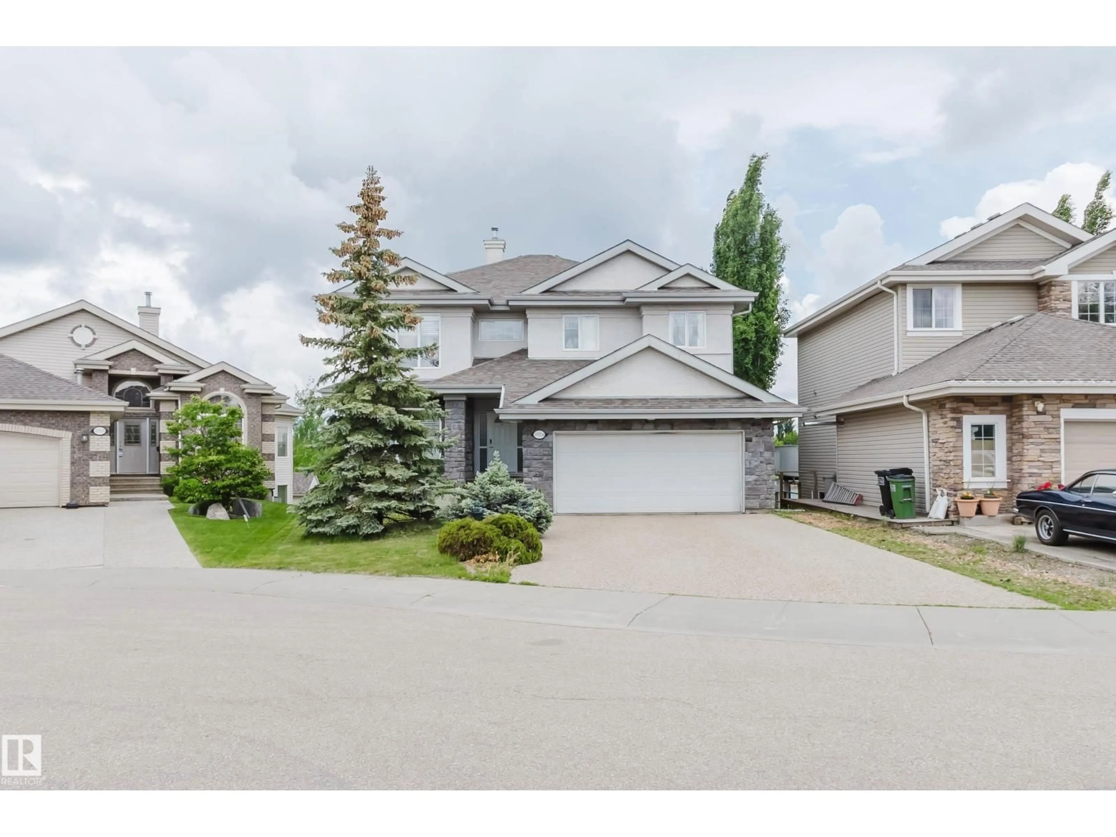 A pic from outside/outdoor area/front of a property/back of a property/a pic from drone, street for NW - 20524 58 AV, Edmonton Alberta T6M2Z5