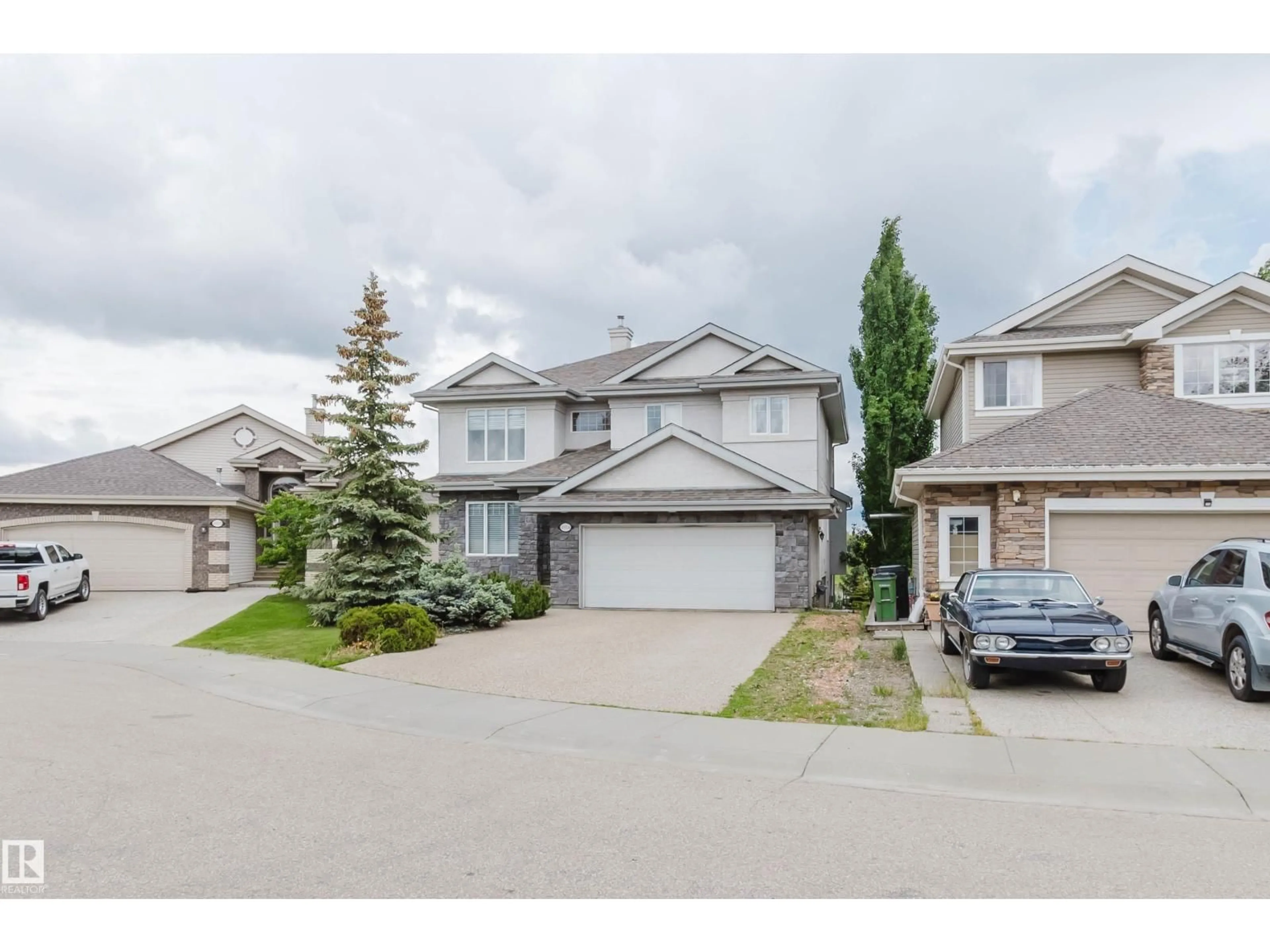 A pic from outside/outdoor area/front of a property/back of a property/a pic from drone, street for NW - 20524 58 AV, Edmonton Alberta T6M2Z5
