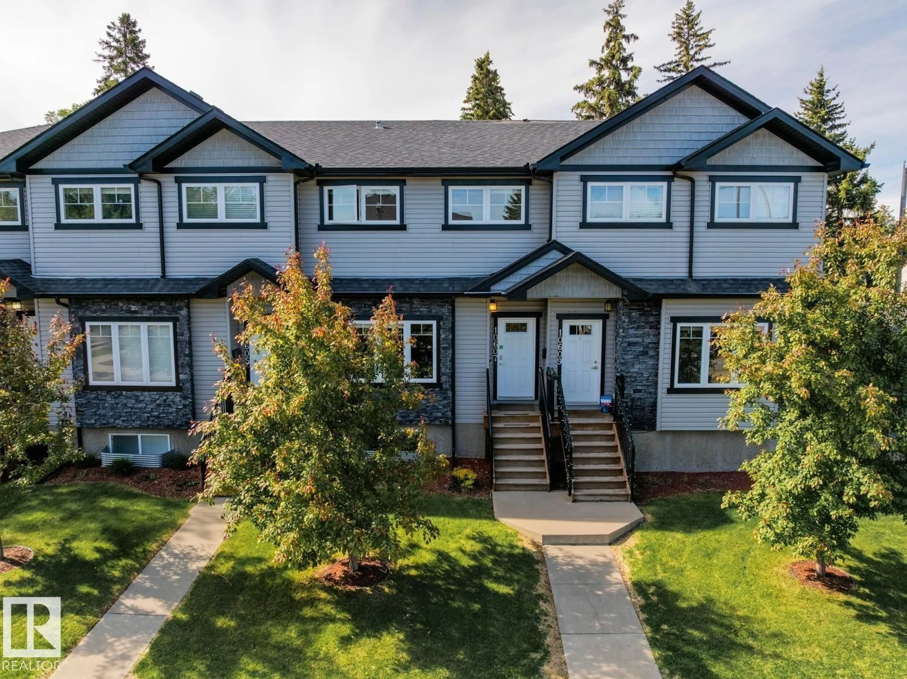 A pic from outside/outdoor area/front of a property/back of a property/a pic from drone, street for 10607 62 AV NW, Edmonton Alberta T6H1M7