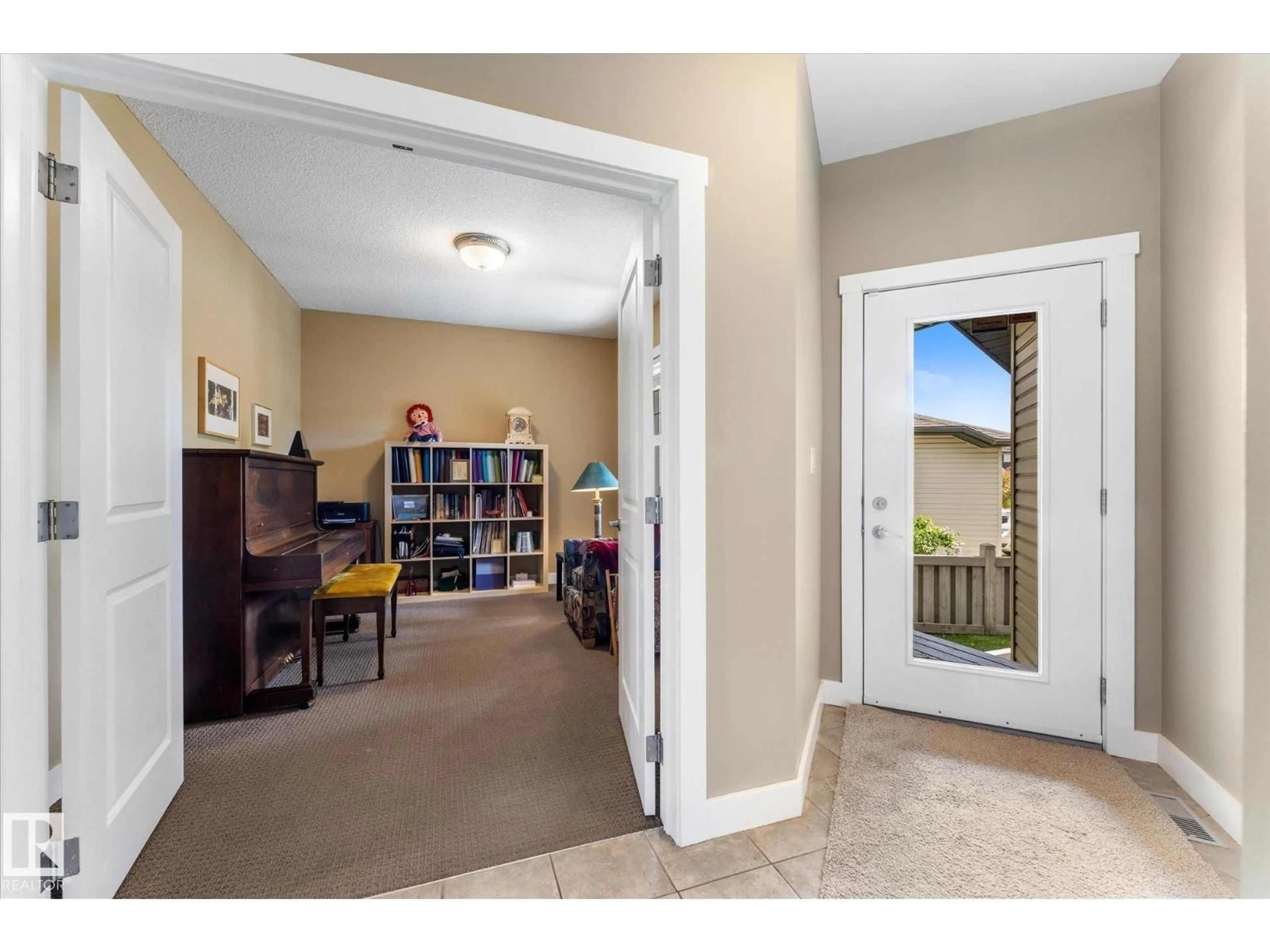 Indoor entryway for 488 MACEWAN RD, Edmonton Alberta T6W1P9
