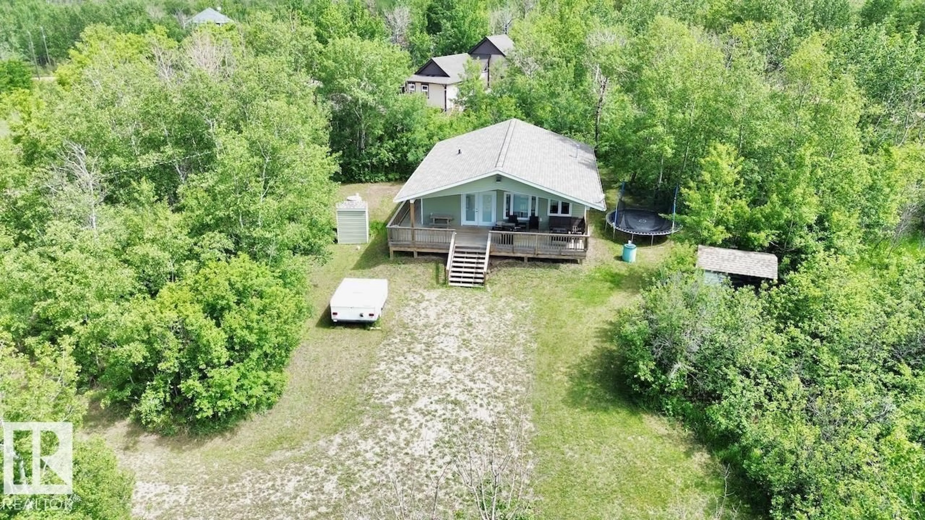 A pic from outside/outdoor area/front of a property/back of a property/a pic from drone, water/lake/river/ocean view for 4 KAYLEE CRESCENT, Rural Stettler County Alberta T0C3B0