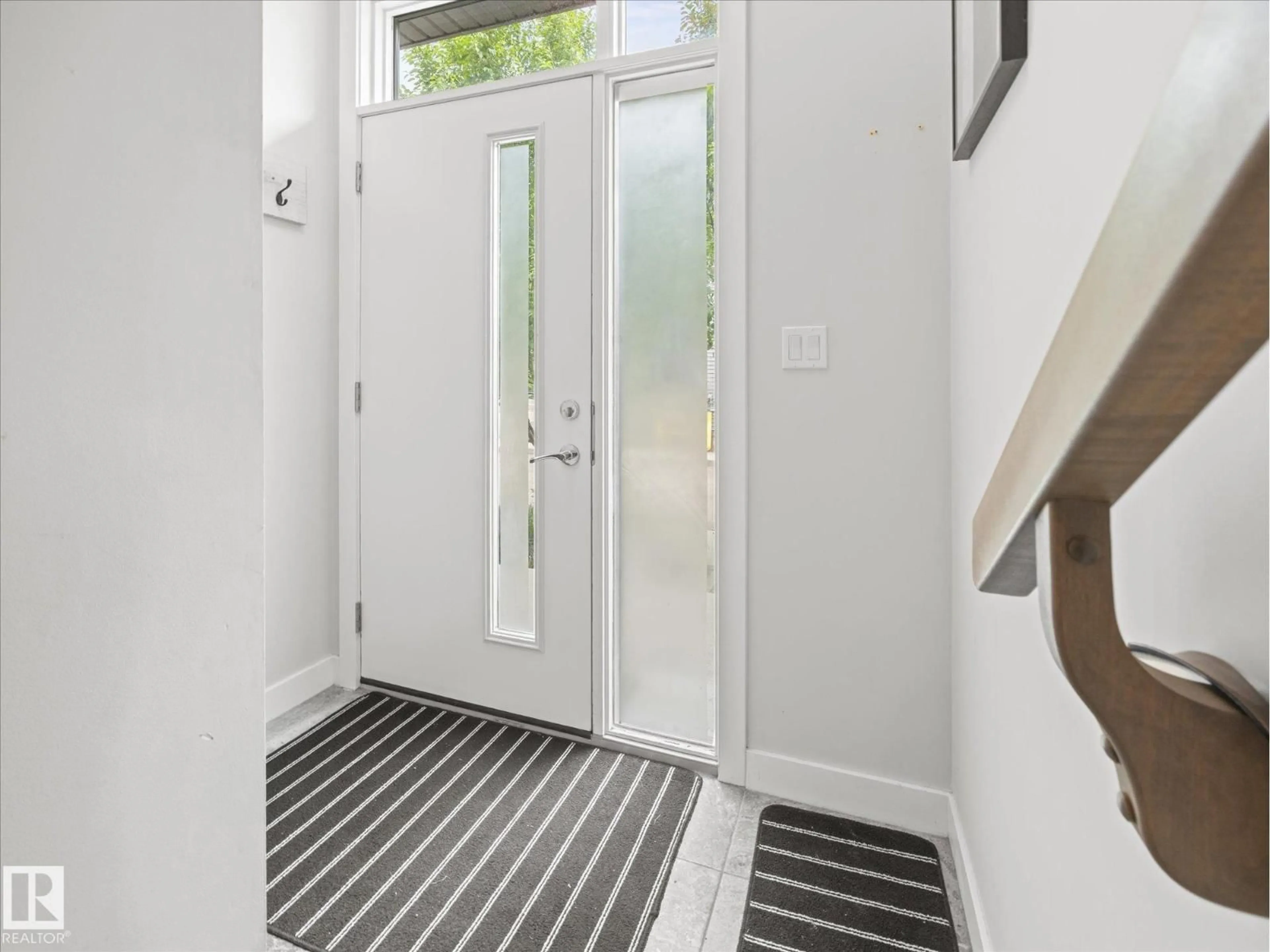 Indoor entryway for 14715 - 27 125 ST, Edmonton Alberta T5X0G8