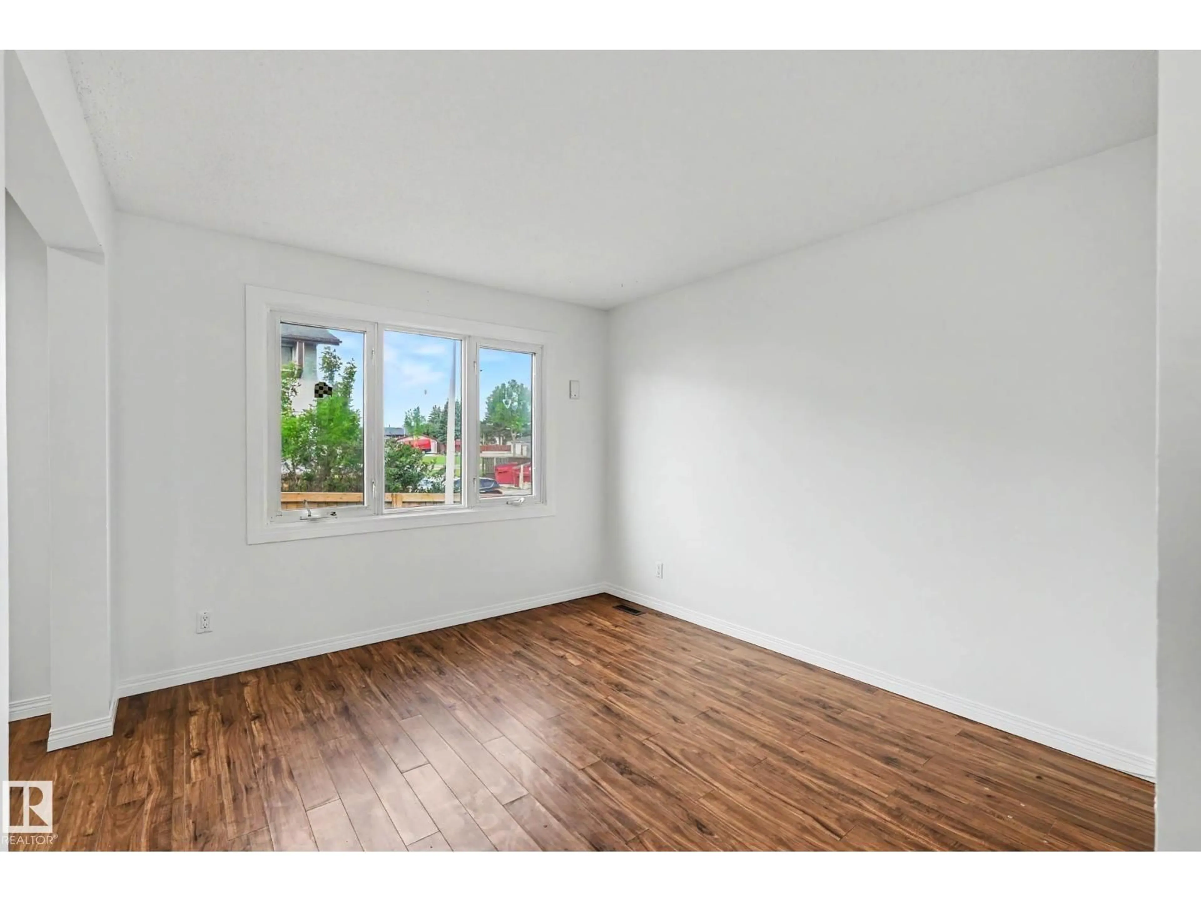 A pic of a room for #8 - 14225 82 ST, Edmonton Alberta T5E2V7