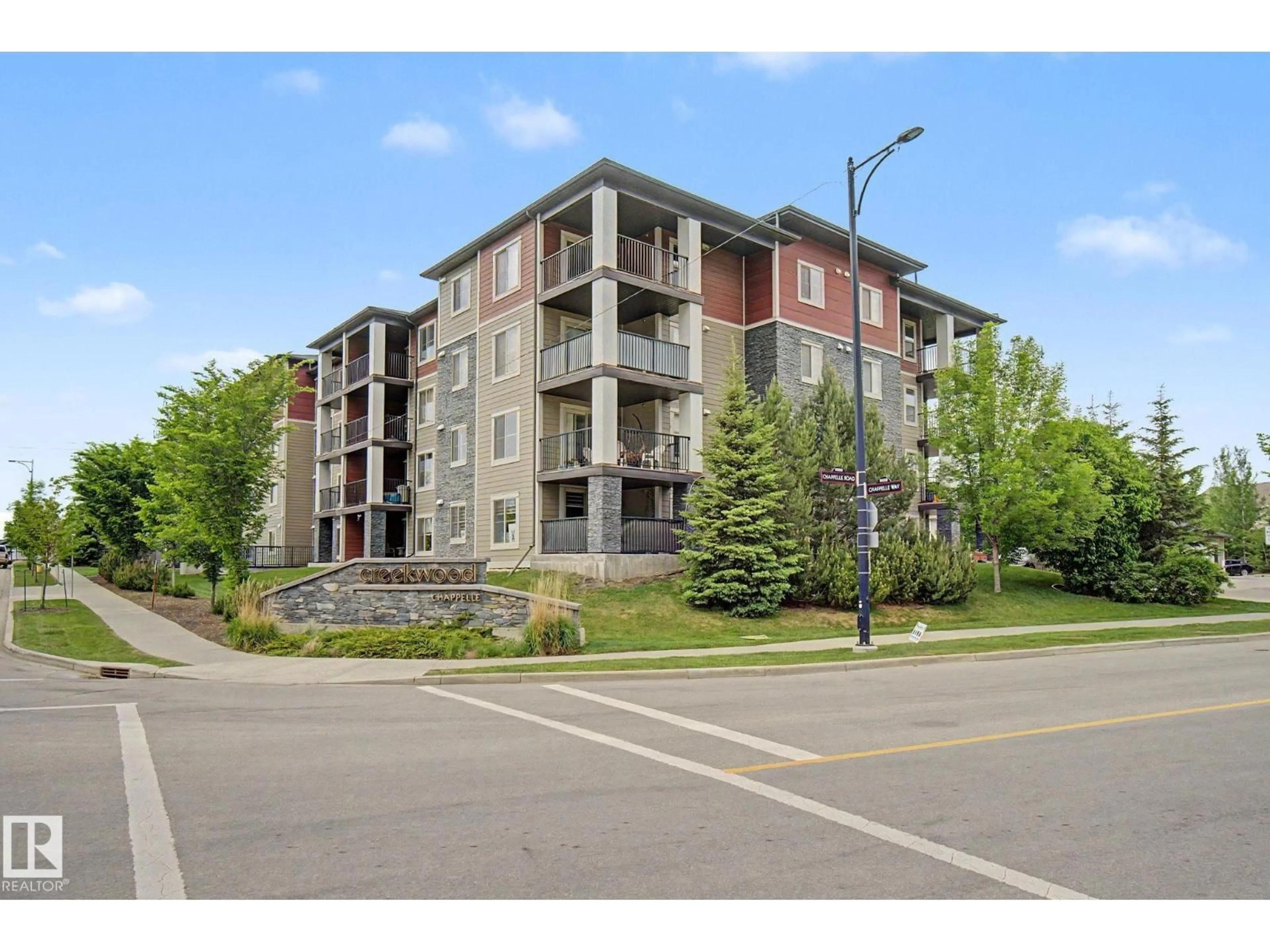 A pic from outside/outdoor area/front of a property/back of a property/a pic from drone, unknown for 5370 - 110 CHAPPELLE RD SW, Edmonton Alberta T6W3L5