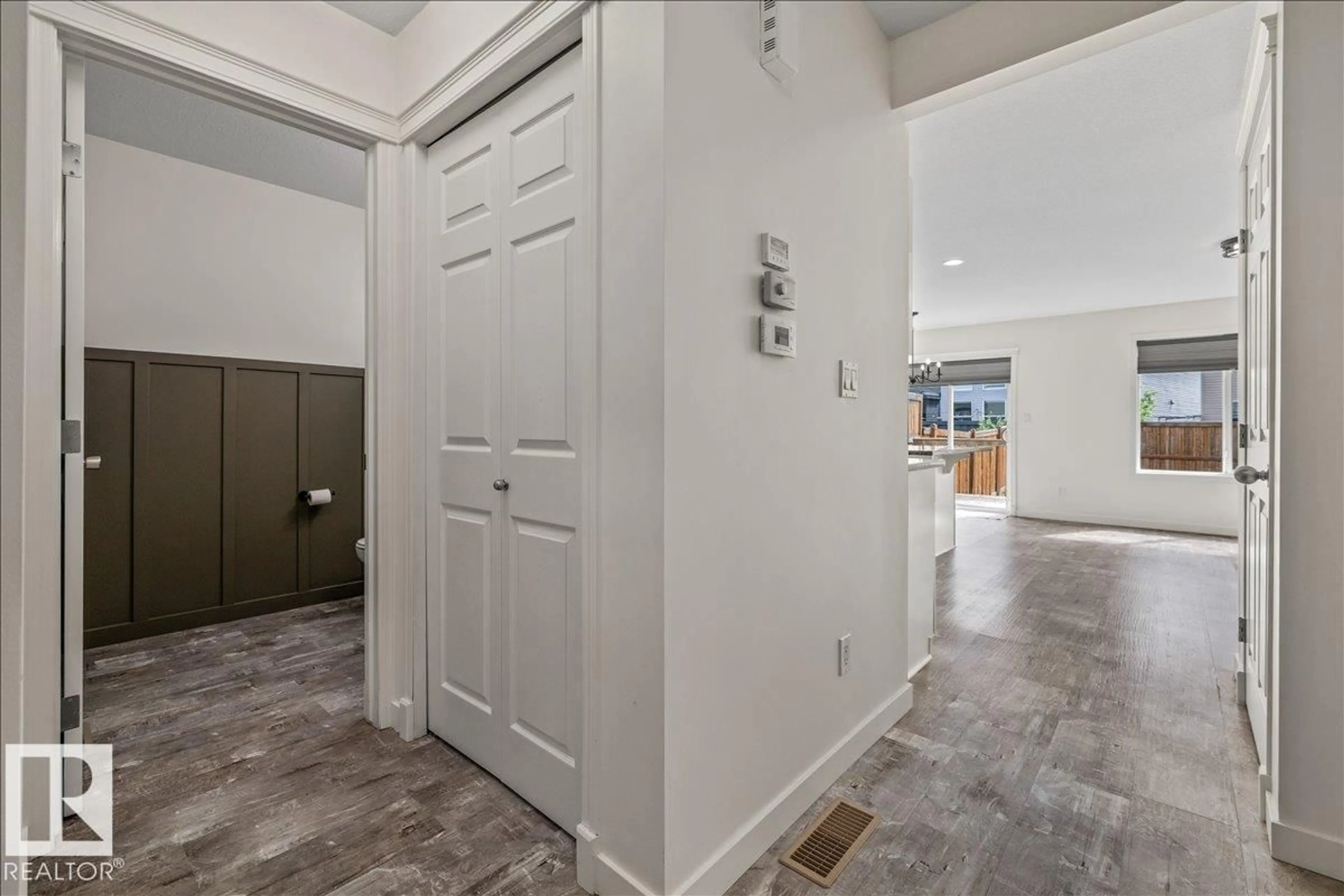 Indoor entryway for NW - 17703 65 ST, Edmonton Alberta T5Y3Y3
