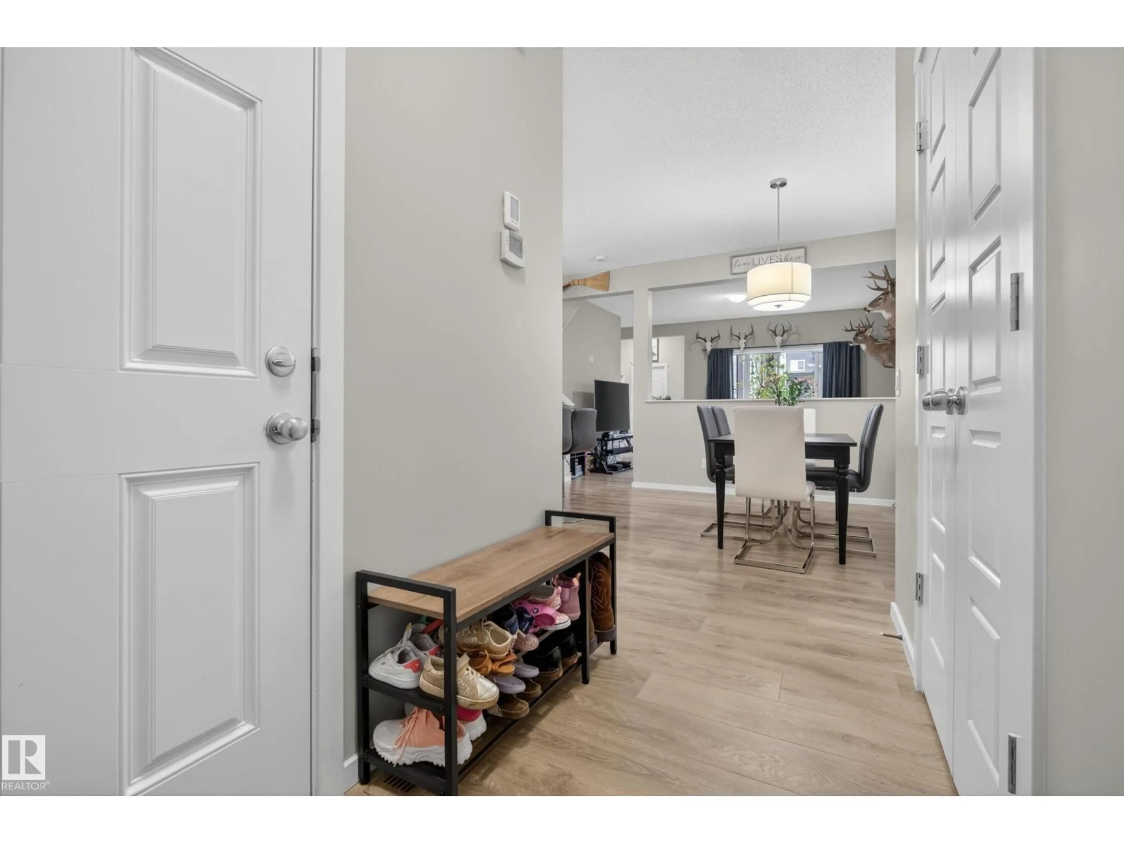 Indoor entryway for 70 JAMES CR, St. Albert Alberta T8N7S5