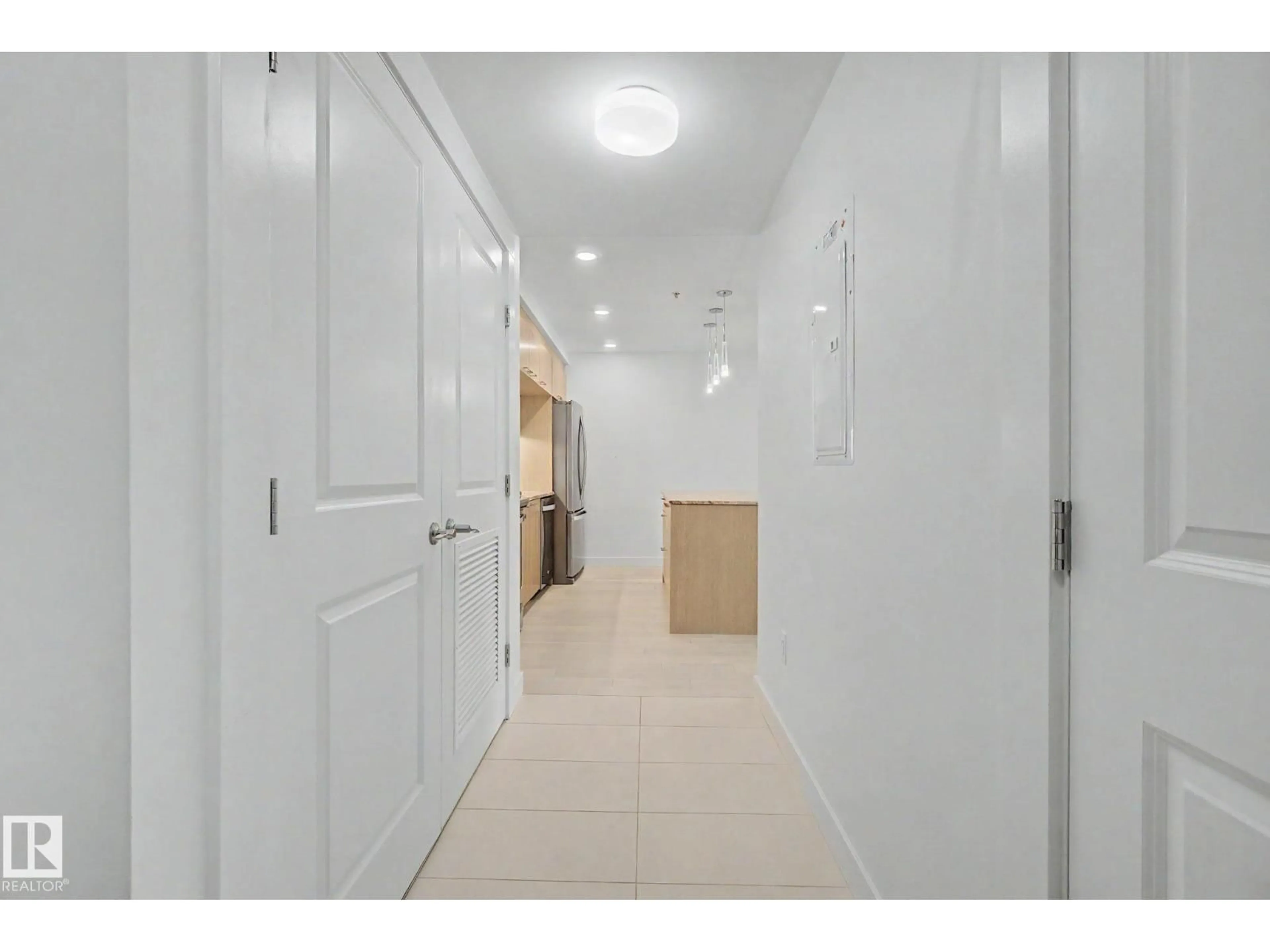 Indoor foyer for #1003 - 9720 106 ST, Edmonton Alberta T5Z0K8