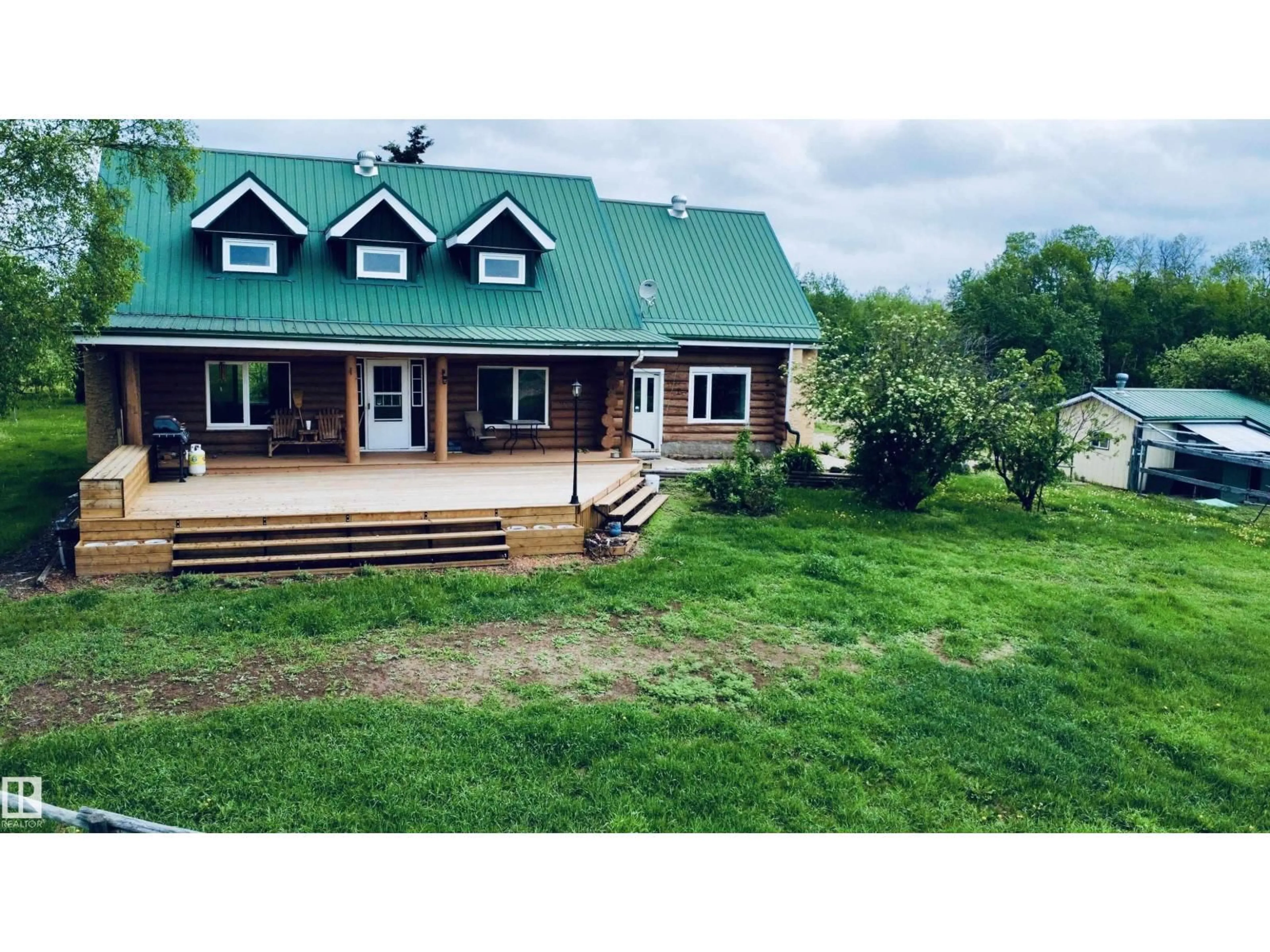 A pic from outside/outdoor area/front of a property/back of a property/a pic from drone, unknown for A - 60032 RNG RD 111, Rural St. Paul County Alberta T0A0C0