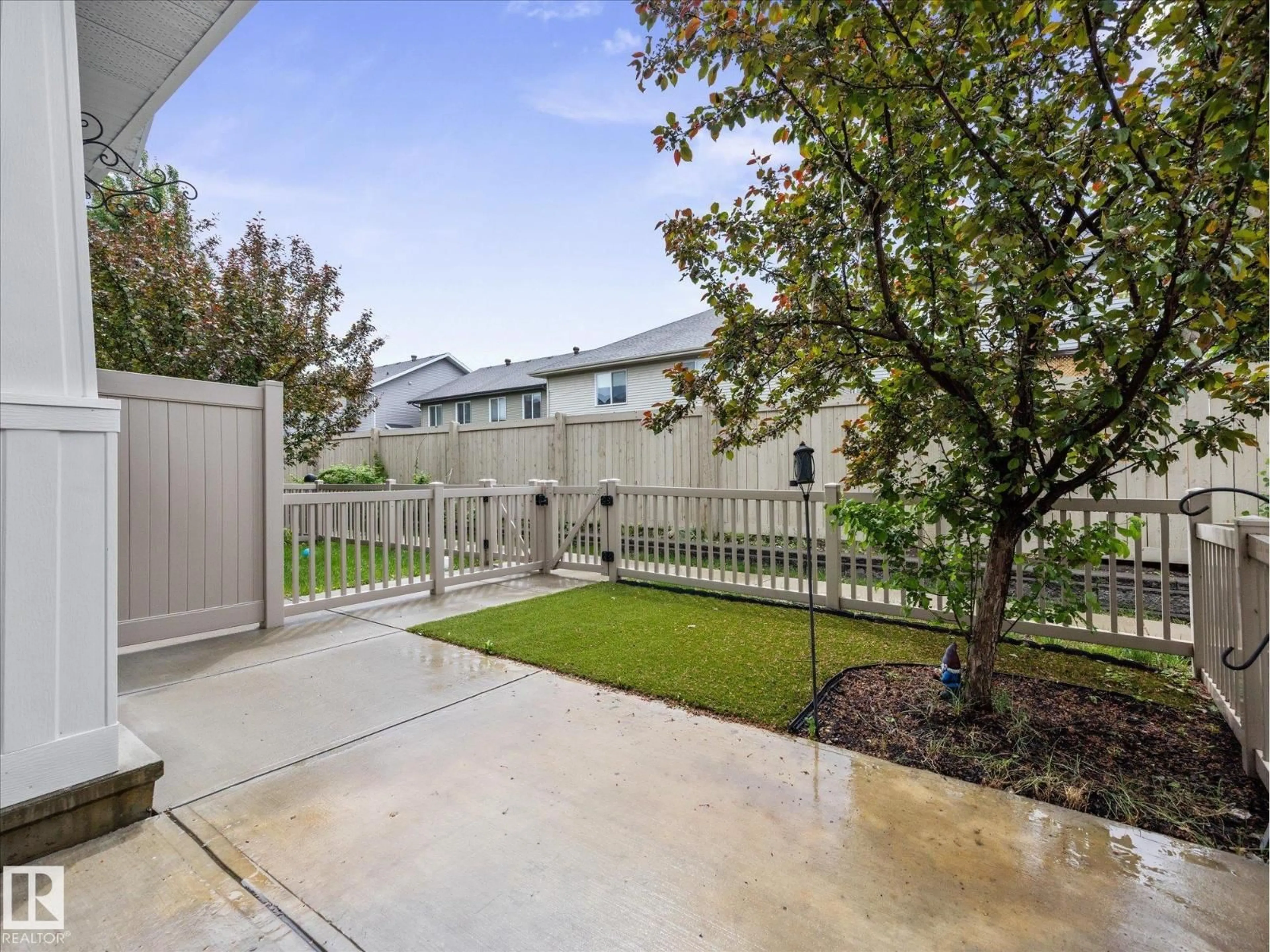 Patio, street for #32 - 1140 CHAPPELLE BV, Edmonton Alberta T6W2Z3
