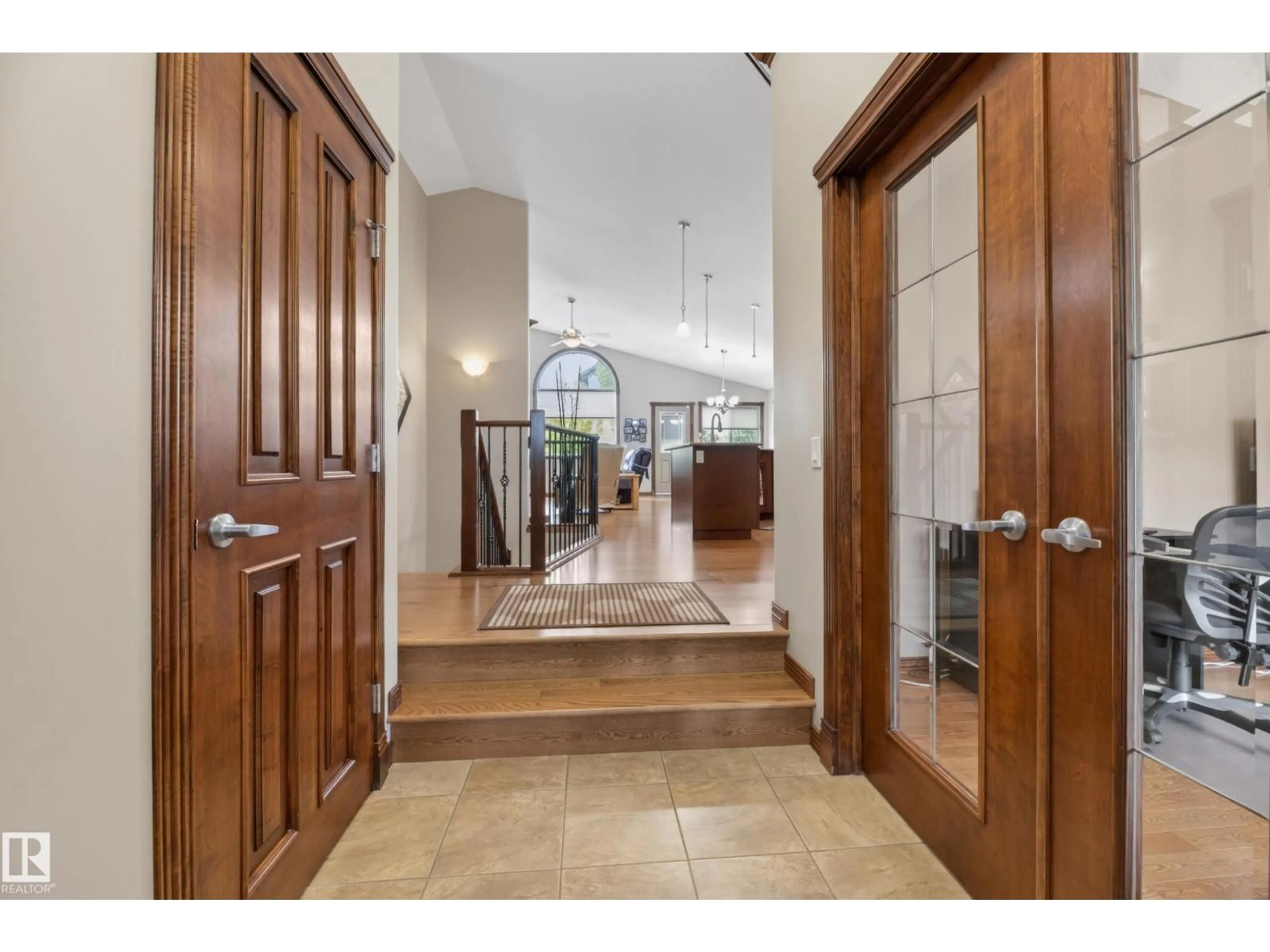 Indoor foyer for 3304 64 ST, Beaumont Alberta T4X0G4